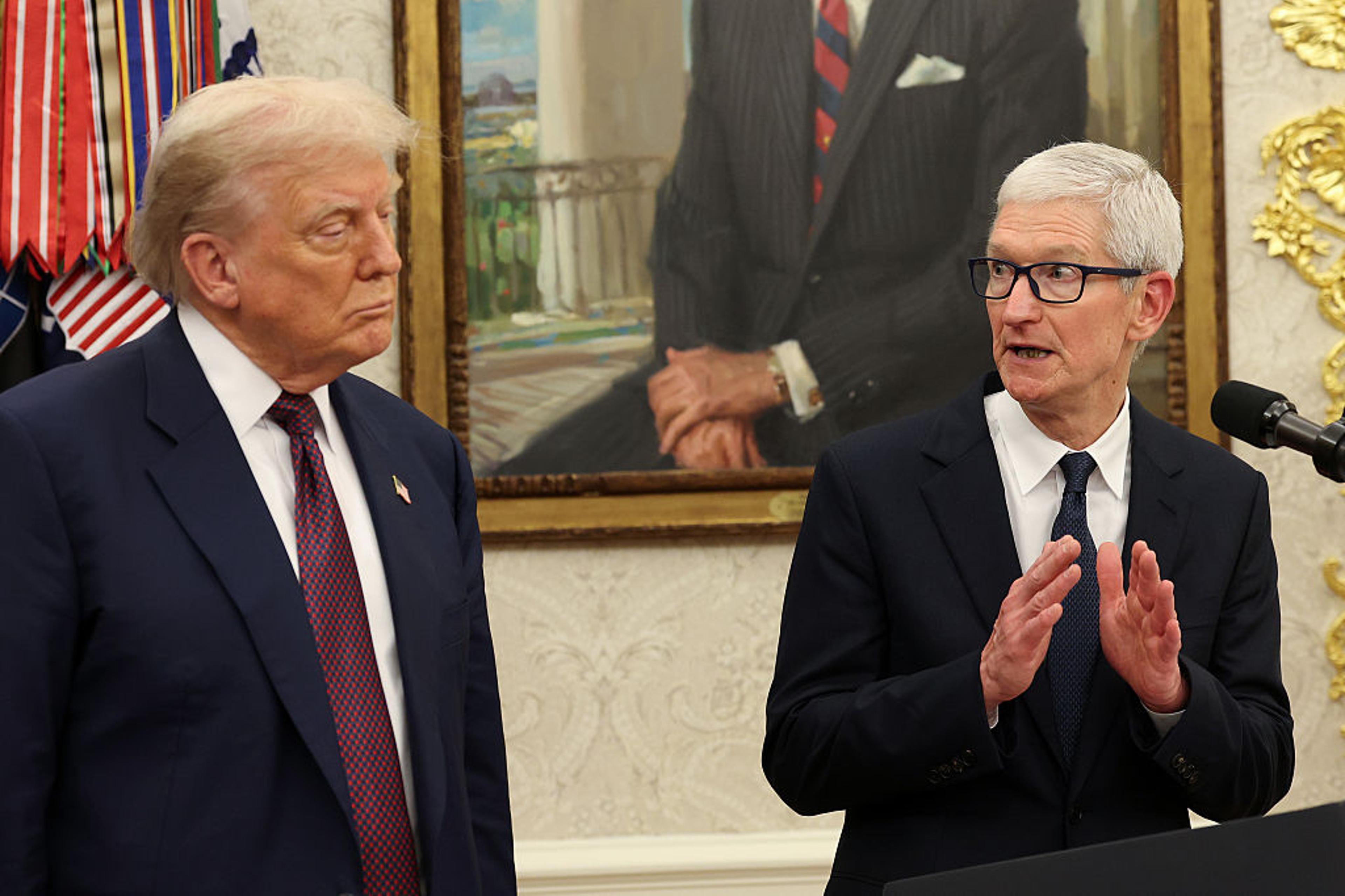 Tim Cook Trump Inauguration Trump Hosts Apple's Tim Cook to Tout $100 Billion Investment