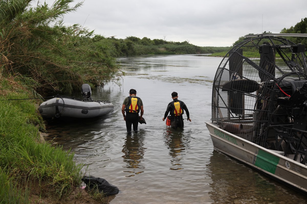 border-patrol-search-migrant-girl