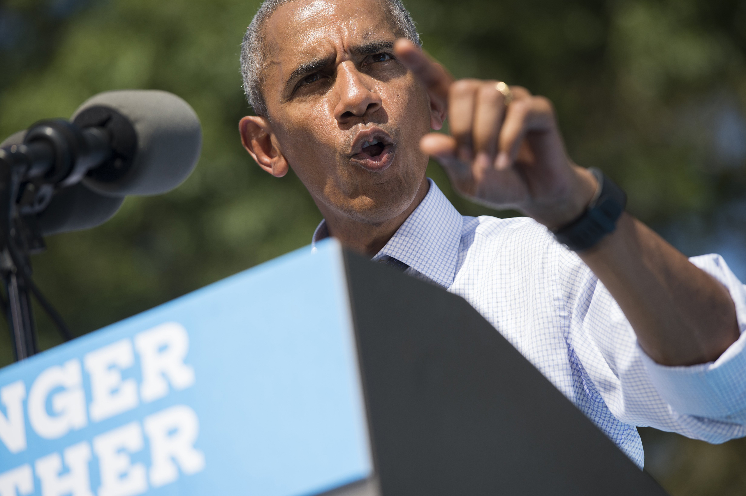 Barack Obama speaks during a rally for Hillary Clinton at Eakins Oval in Philadelphia, Pennsylvania, Sept. 13, 2016.