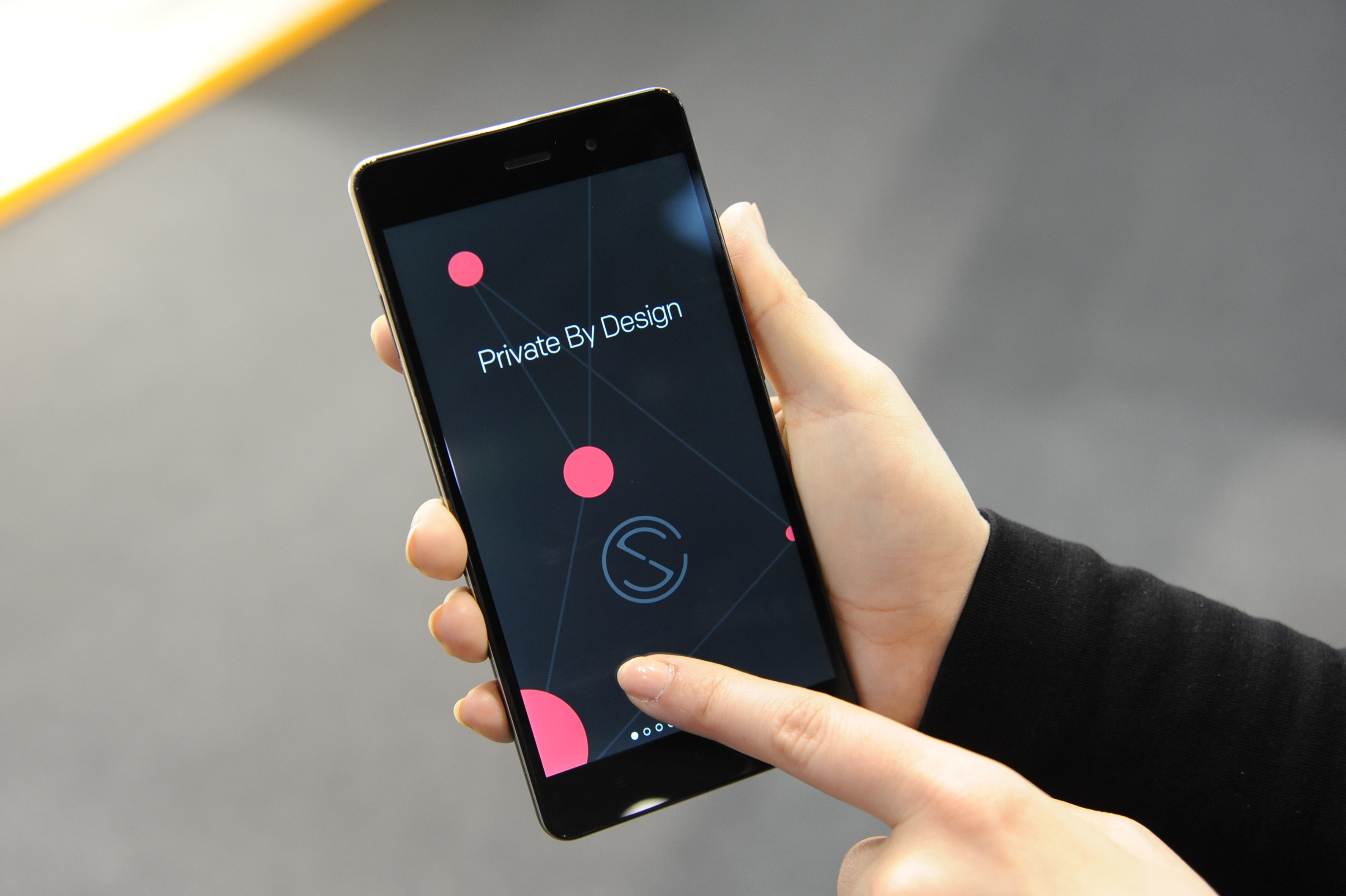 Secure mobile phones presented at the Mobile World Congress