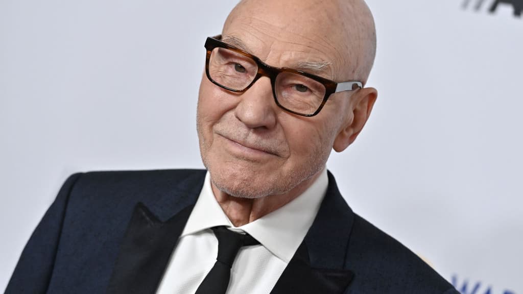 Homenagens foram recebidas por Patrick Stewart, que morreu aos 86 anos