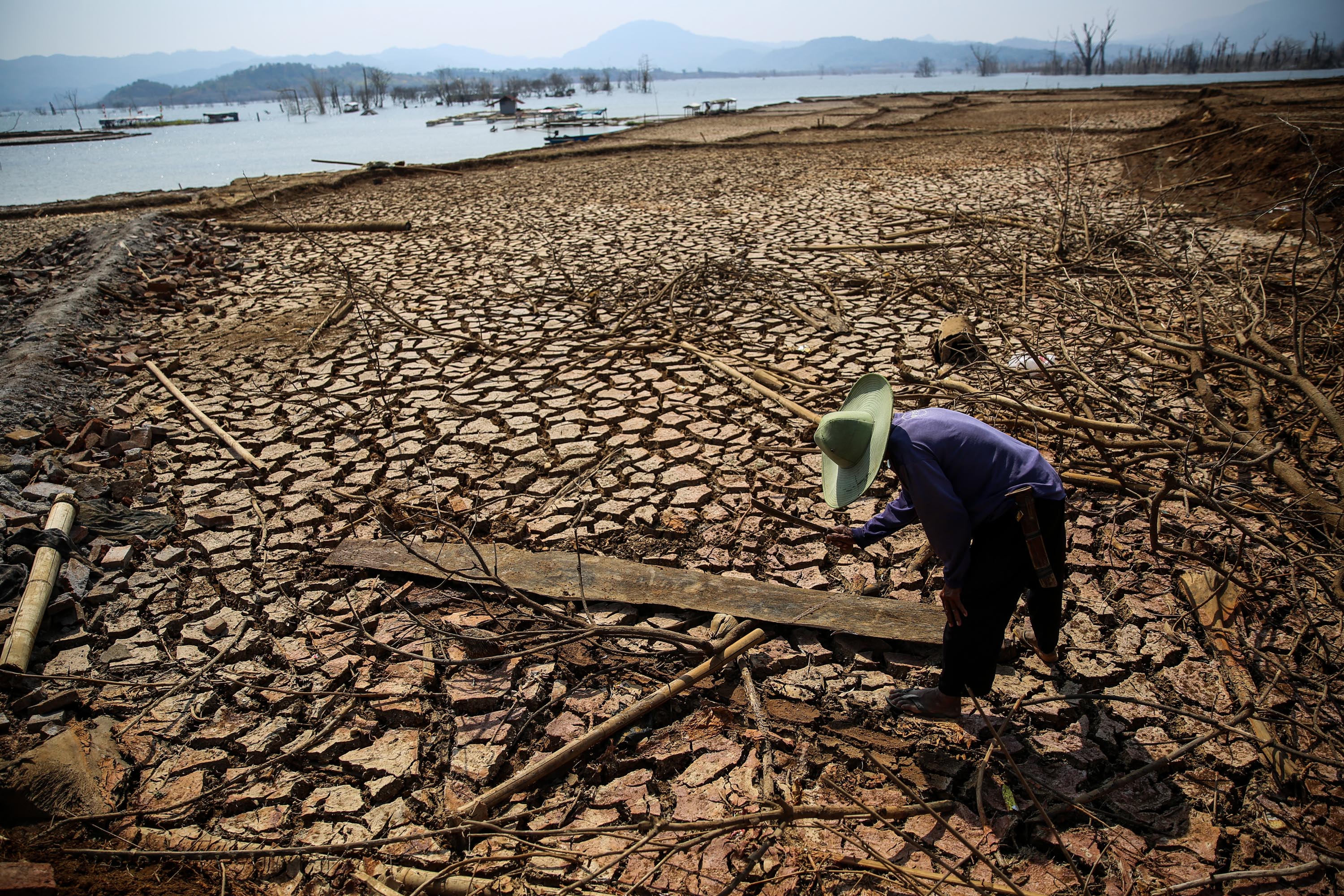 Dry Season In One of The Biggest Dam in Indonesia