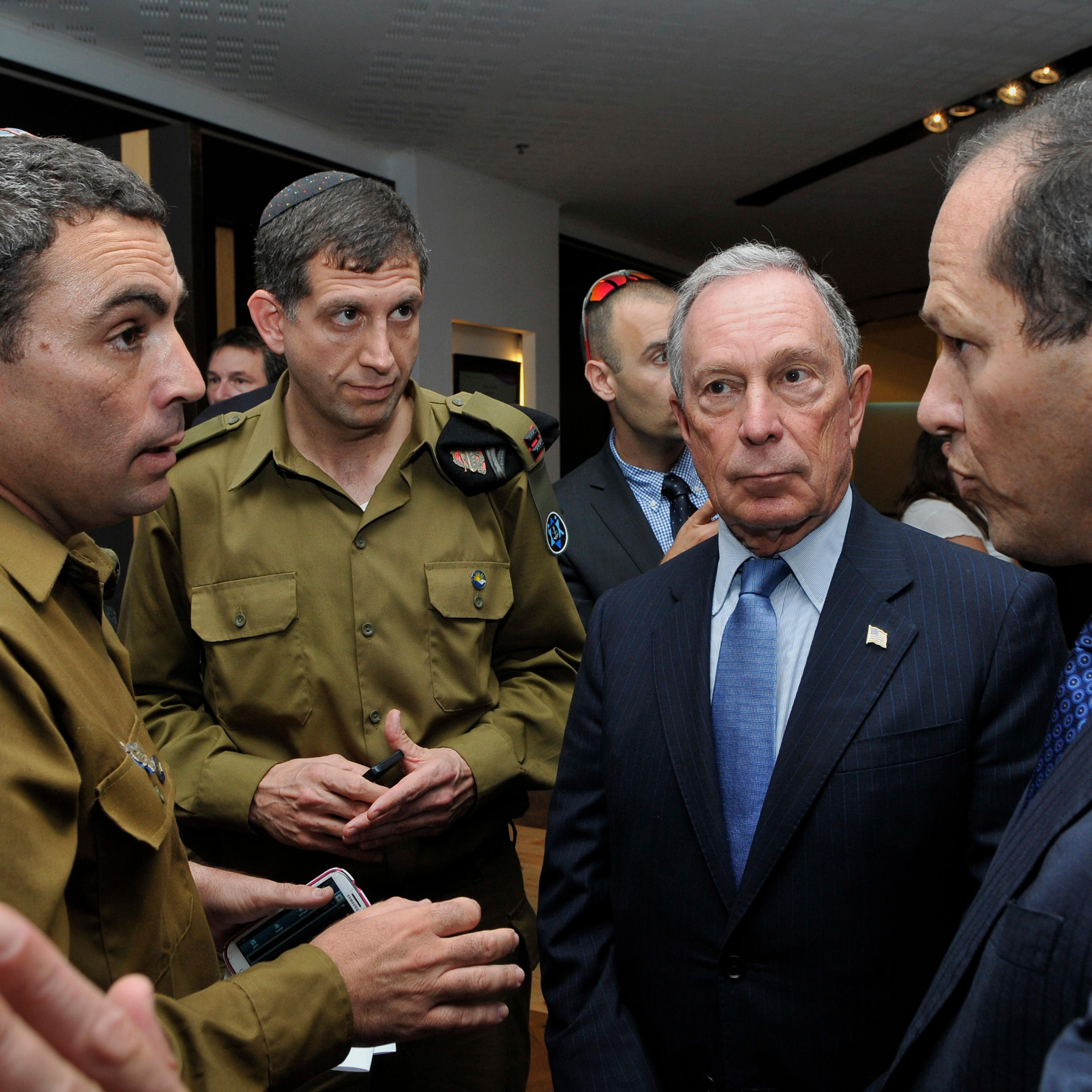 Bloomberg Flies El Al, Says Travel To Israel "Safe"
