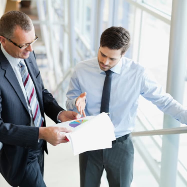 businessmen-discussing