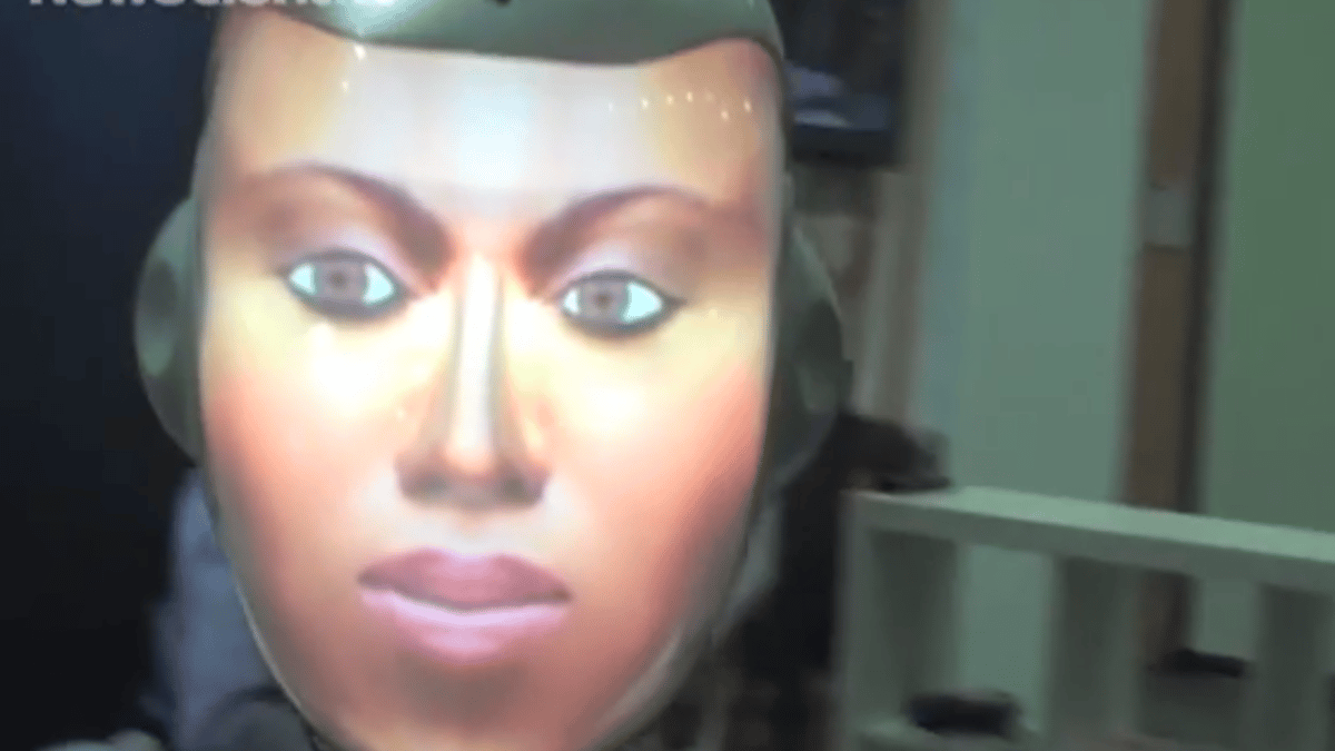 Robot Wears Friends' Faces, Determines Your Mood, Feelings