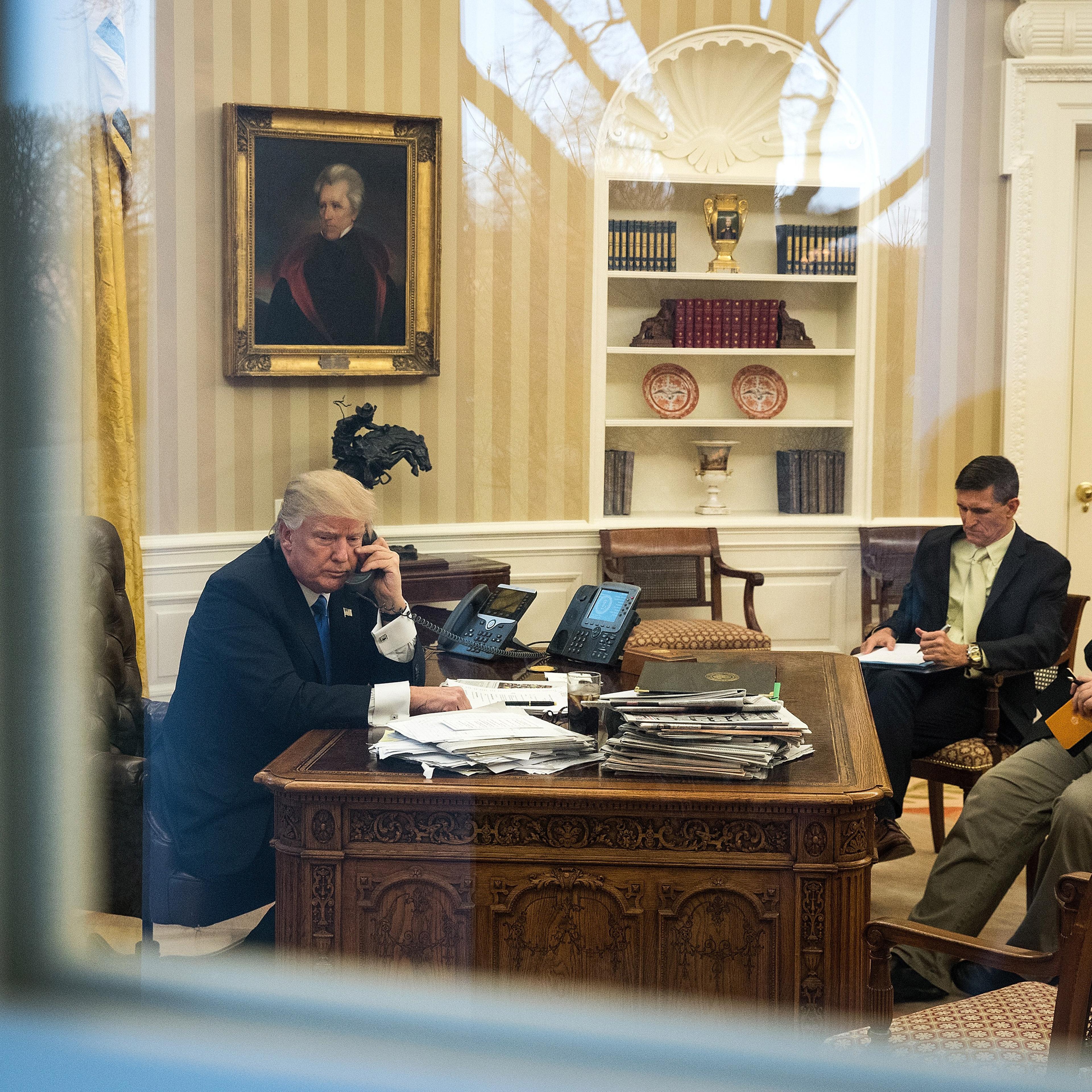 the-wolf-headline, Trump, Bannon