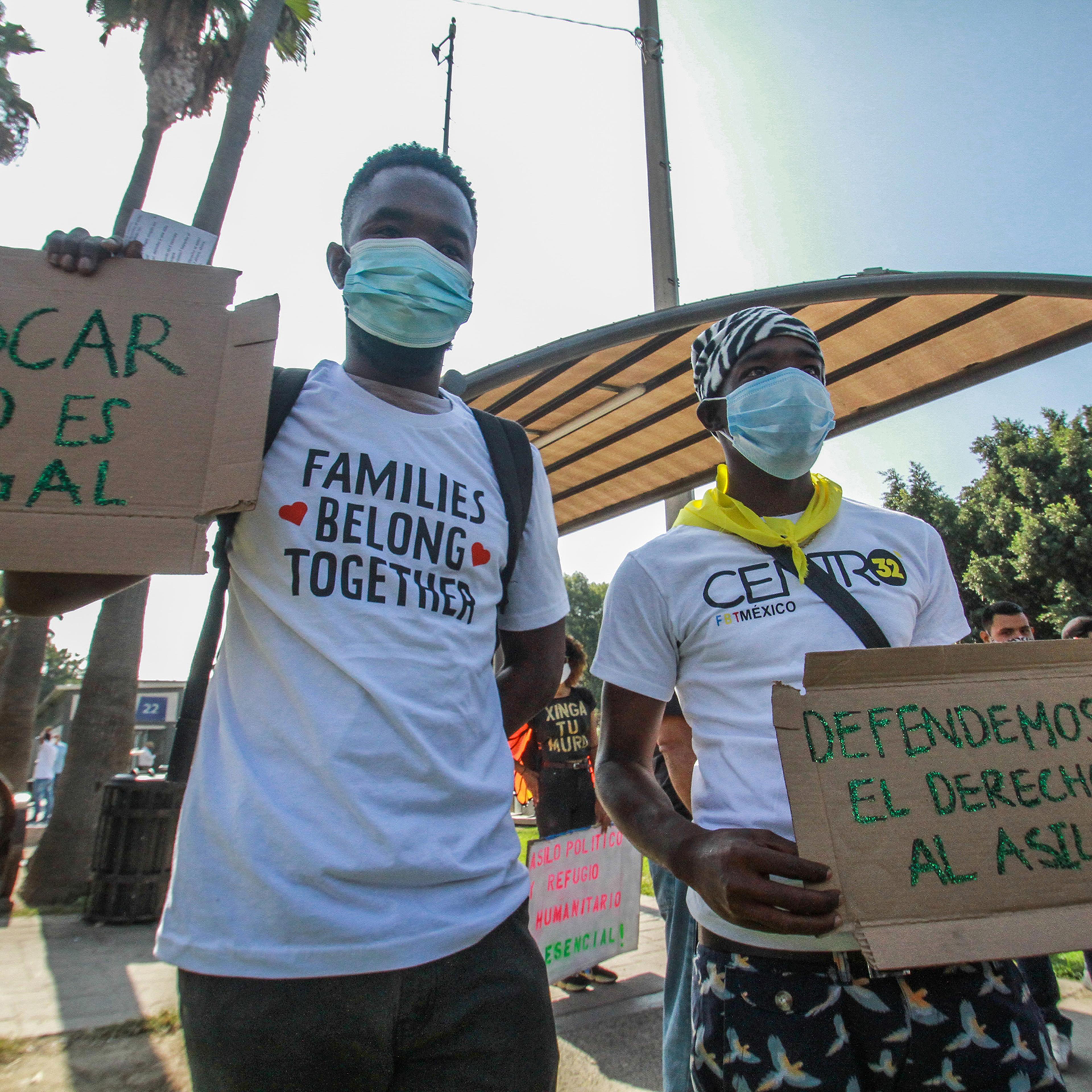 Migrants call for attention at Mexico-US border, Tijuana - 21 Oct 2020
