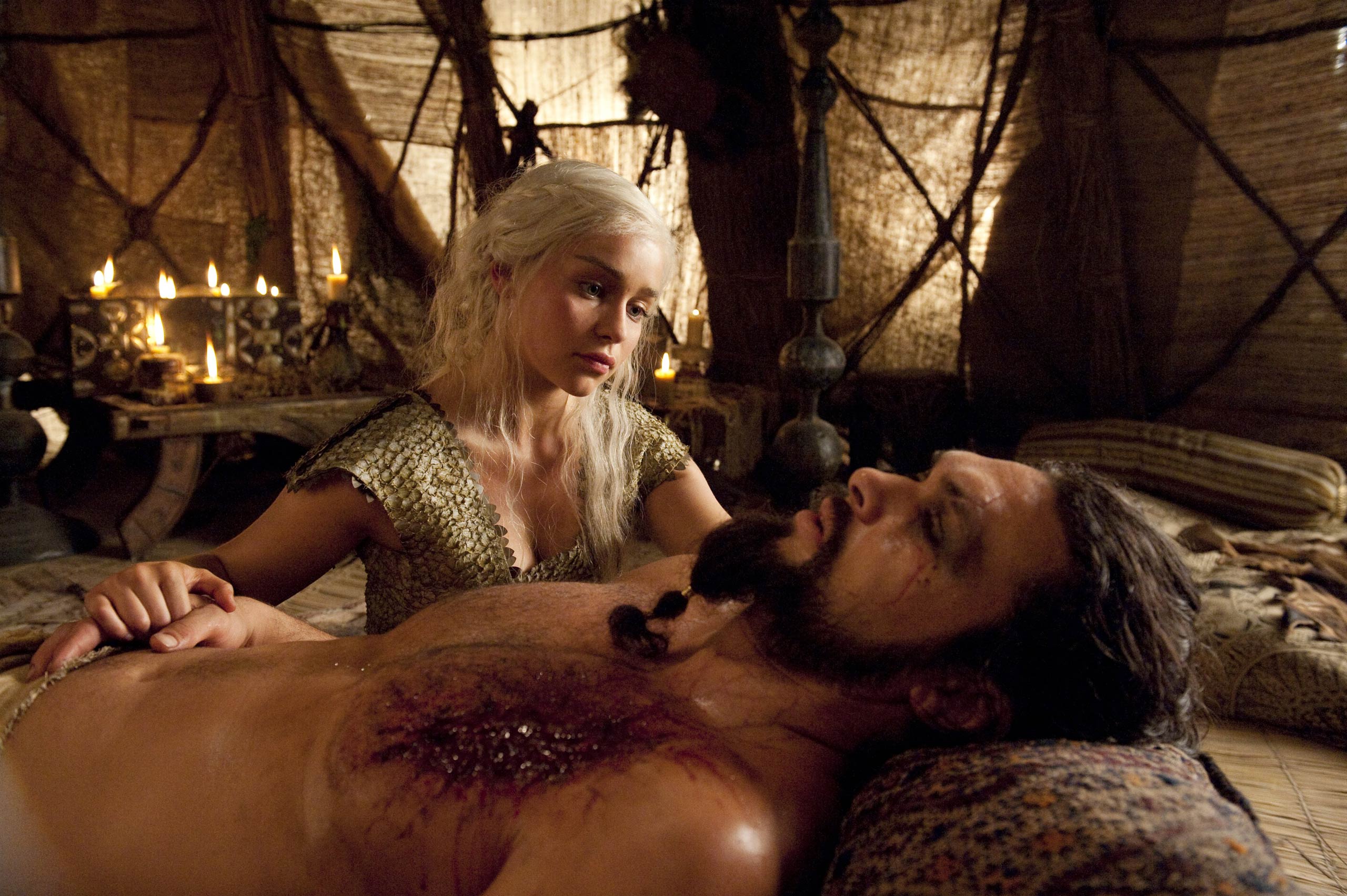 Jason Momoa and Emilia Clarke in Game of Thrones