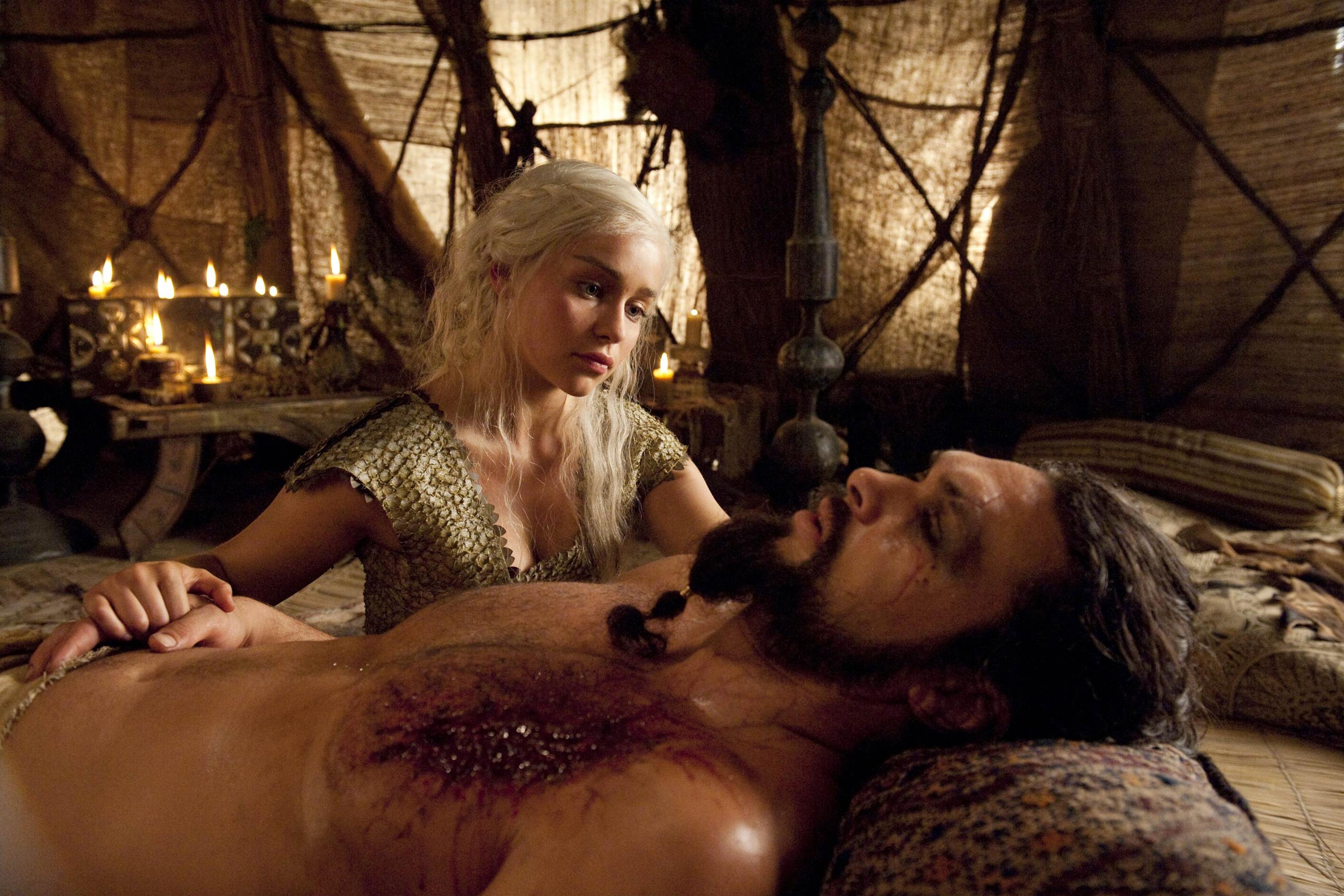 Jason Momoa and Emilia Clarke in Game of Thrones