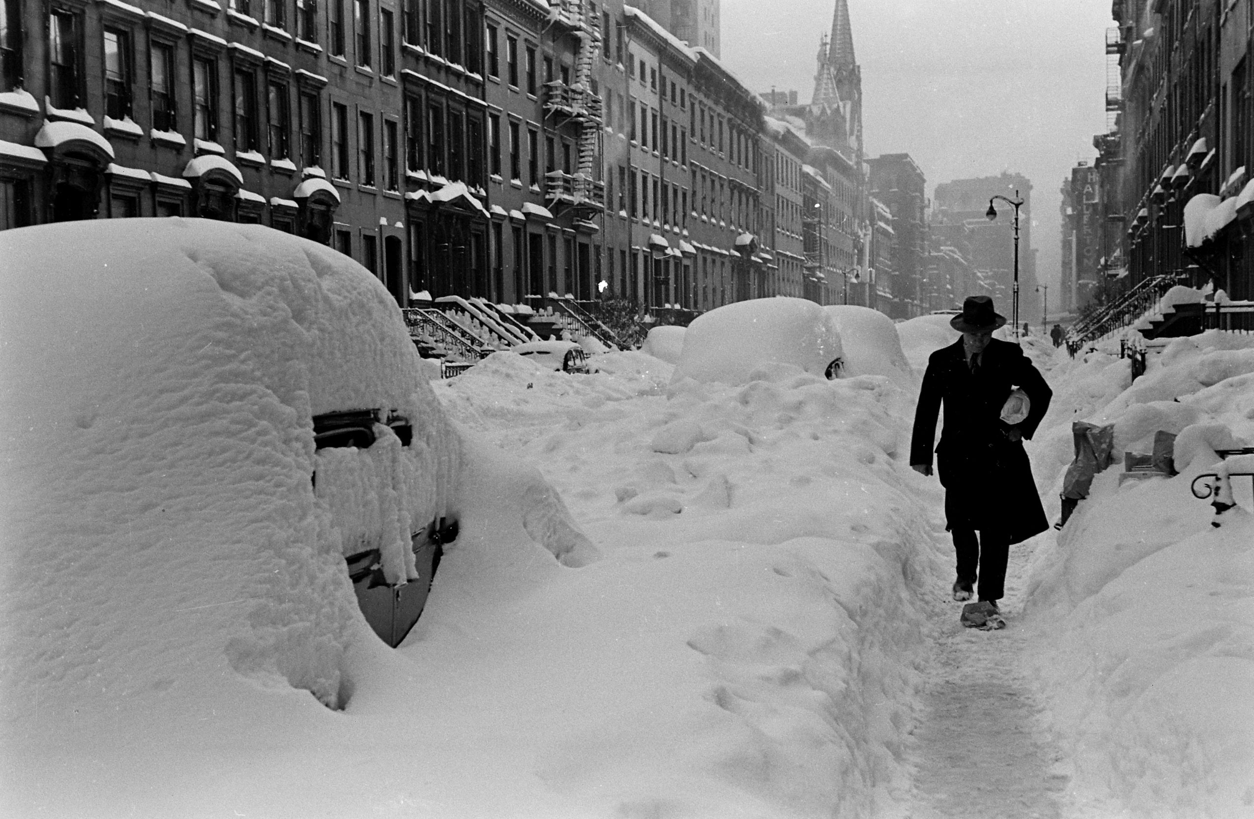 The Great Blizzard of 1947: Photos of New York, Buried in White