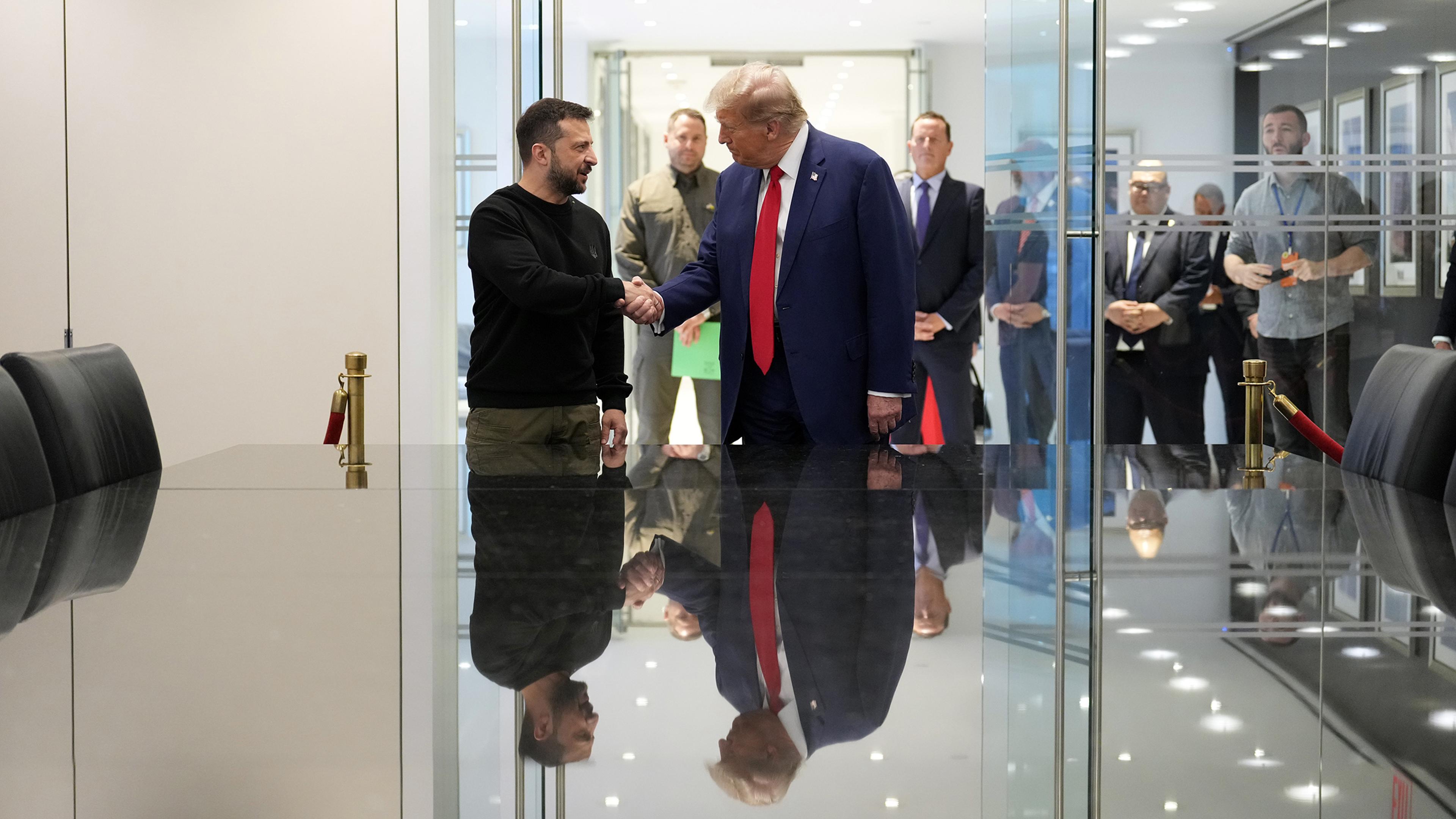 President Volodymyr Zelenskyy of Ukraine, left, meets with Trump in New York, Sept. 27