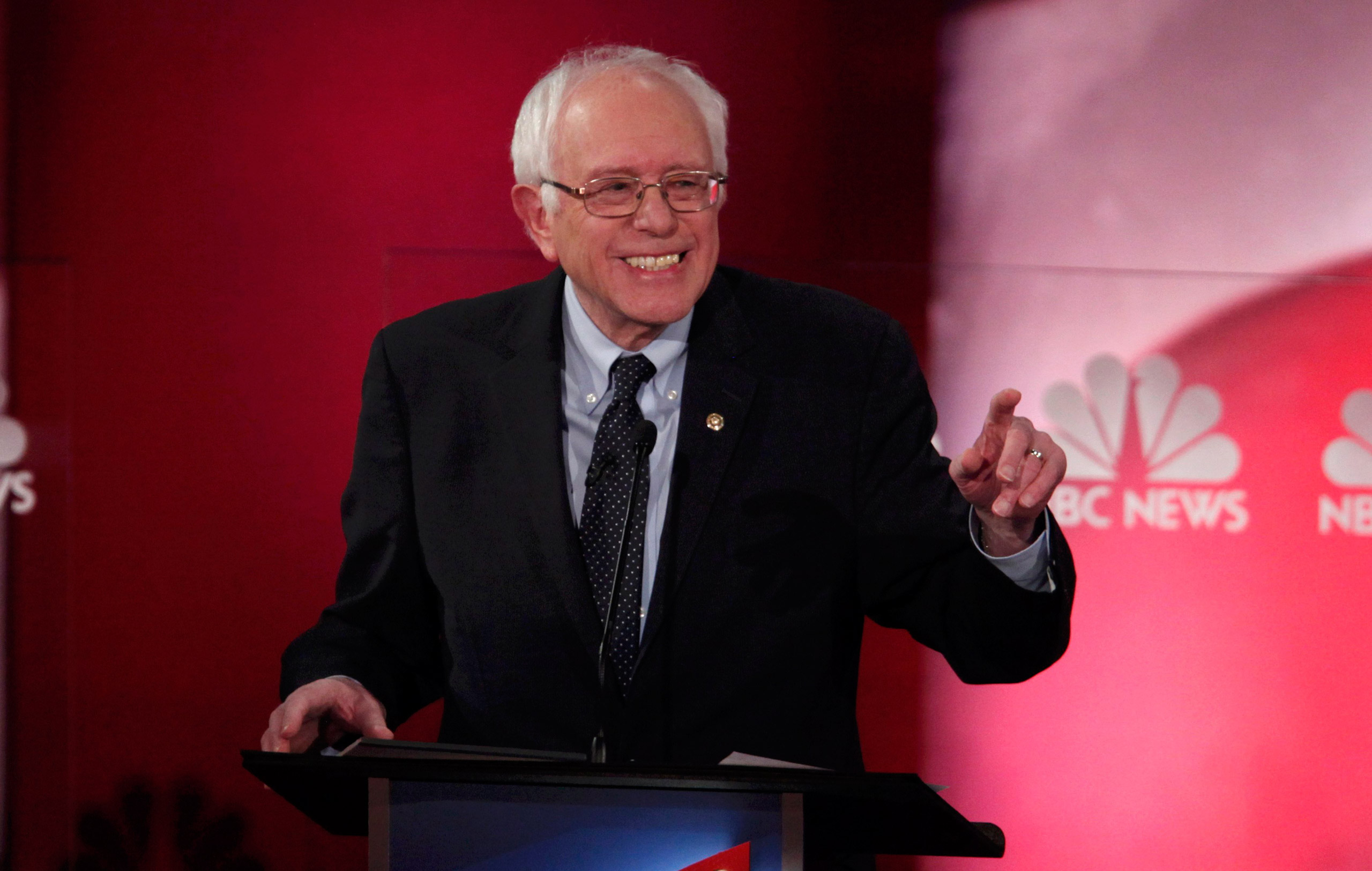 Democratic U.S. presidential candidate and U.S. Senator Bernie Sanders smiles as he speaks at the NBC News - YouTube Democratic presidential candidates debate in Charleston, South Carolina January 17, 2016. REUTERS/Randall Hill (TPX IMAGES OF THE DAY)