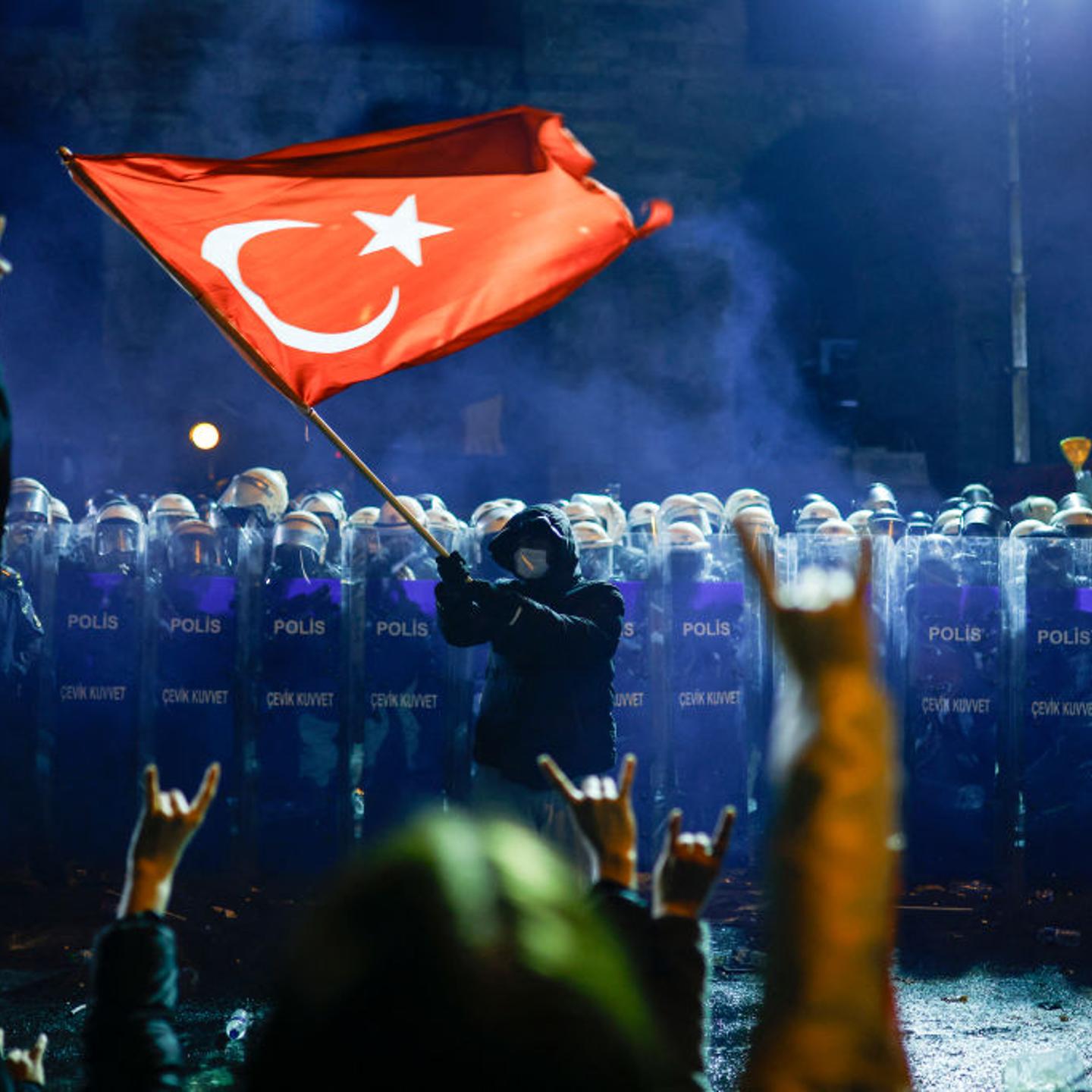 TOPSHOT-TURKEY-POLITICS-OPPOSITION-ARREST-DEMO