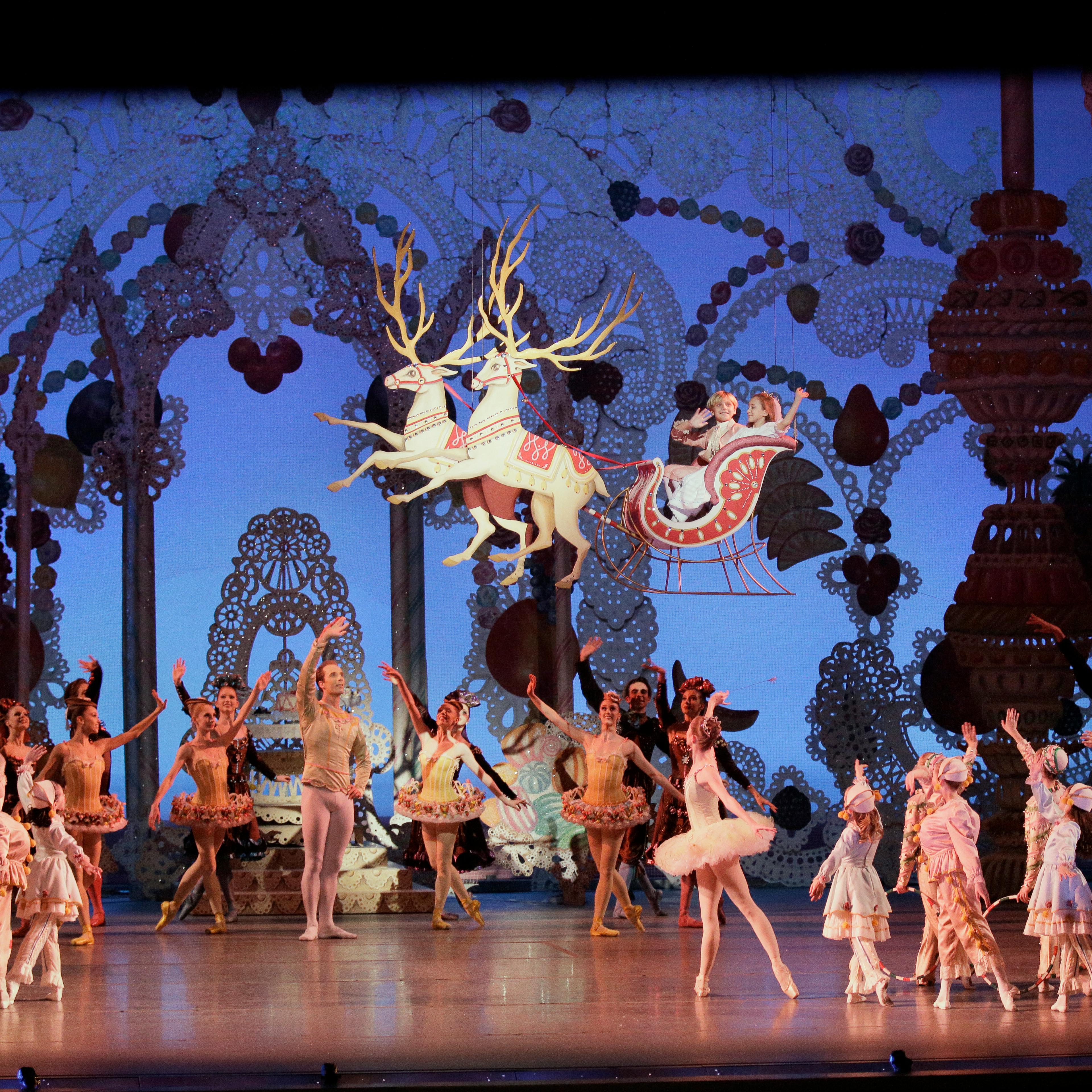George Balanchine'sTHE NUTCRACKER Act II EveningChildren's Cast BChoreography George Balanchine © The George Balanchine TrustNew York City Ballet Credit Photo: Paul Kolnikstudio@paulkolnik.comnyc 212-362-7778
