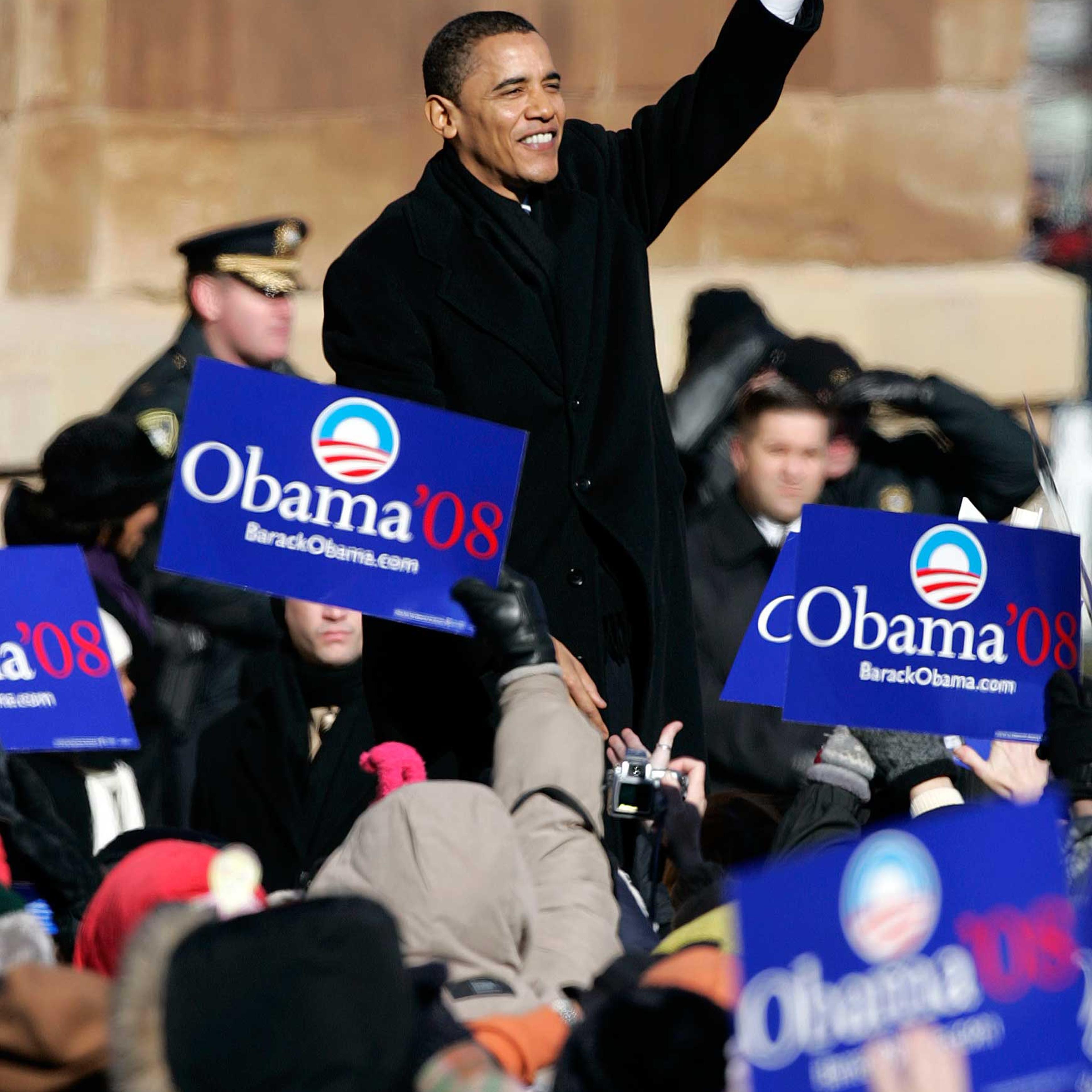 Illinois senator Barack Obama waves to the crowd before he a