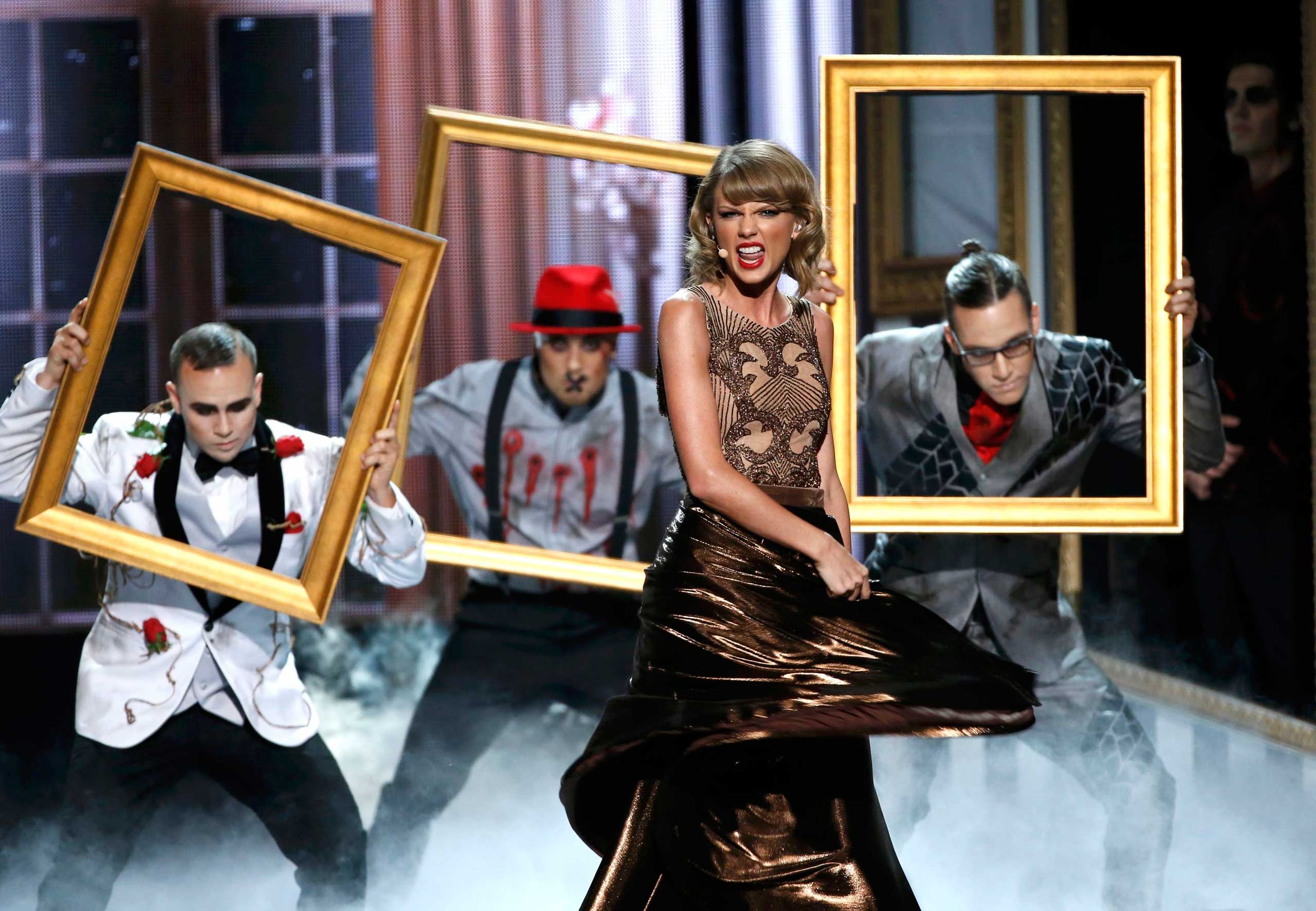 Taylor Swift performs "Blank Space" during the 42nd American Music Awards in Los Angeles