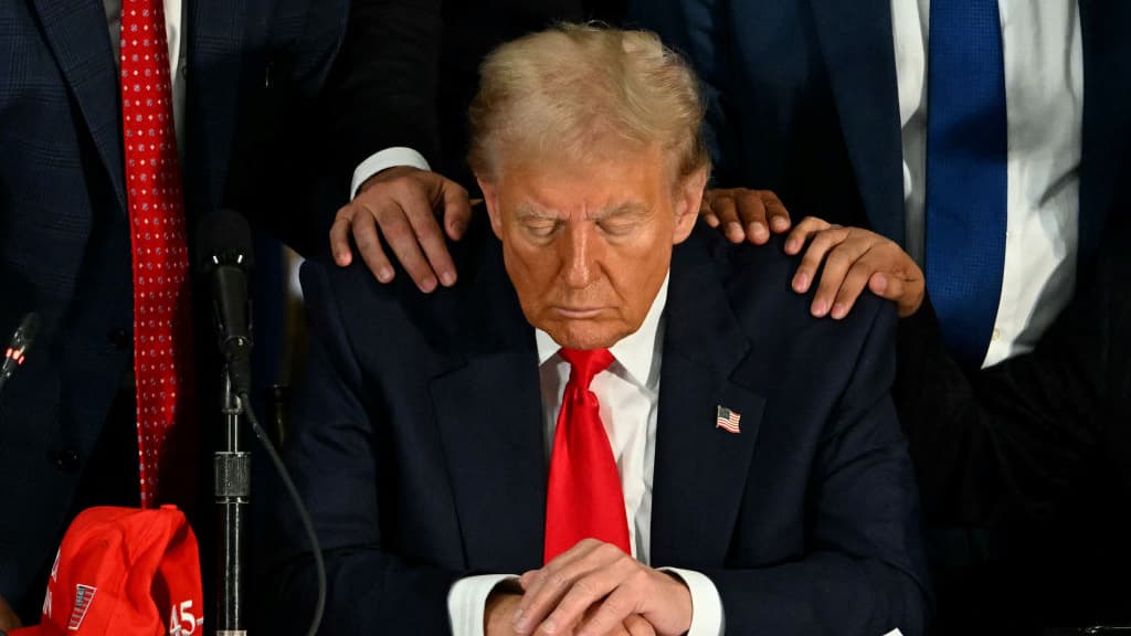 Warum sich katholische Bischöfe für ein Foto mit Trump entschuldigen