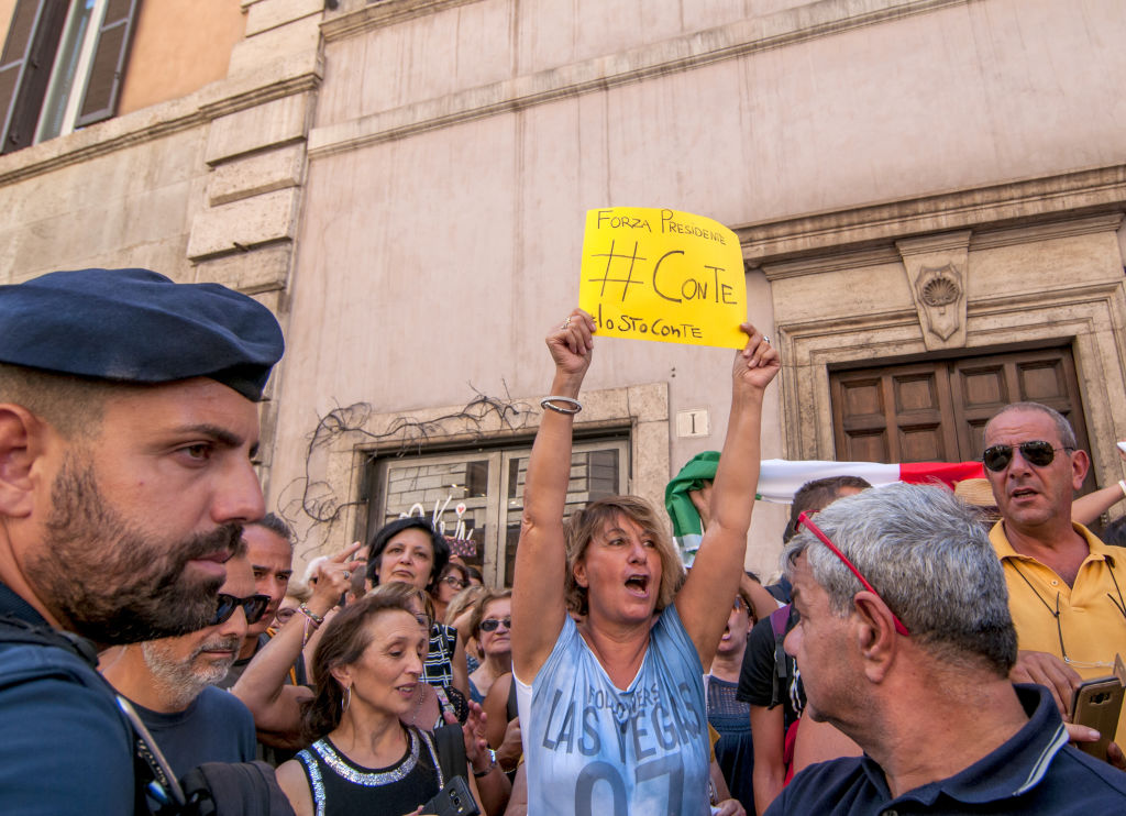 Government crisis in Italy. Supporters of the League party