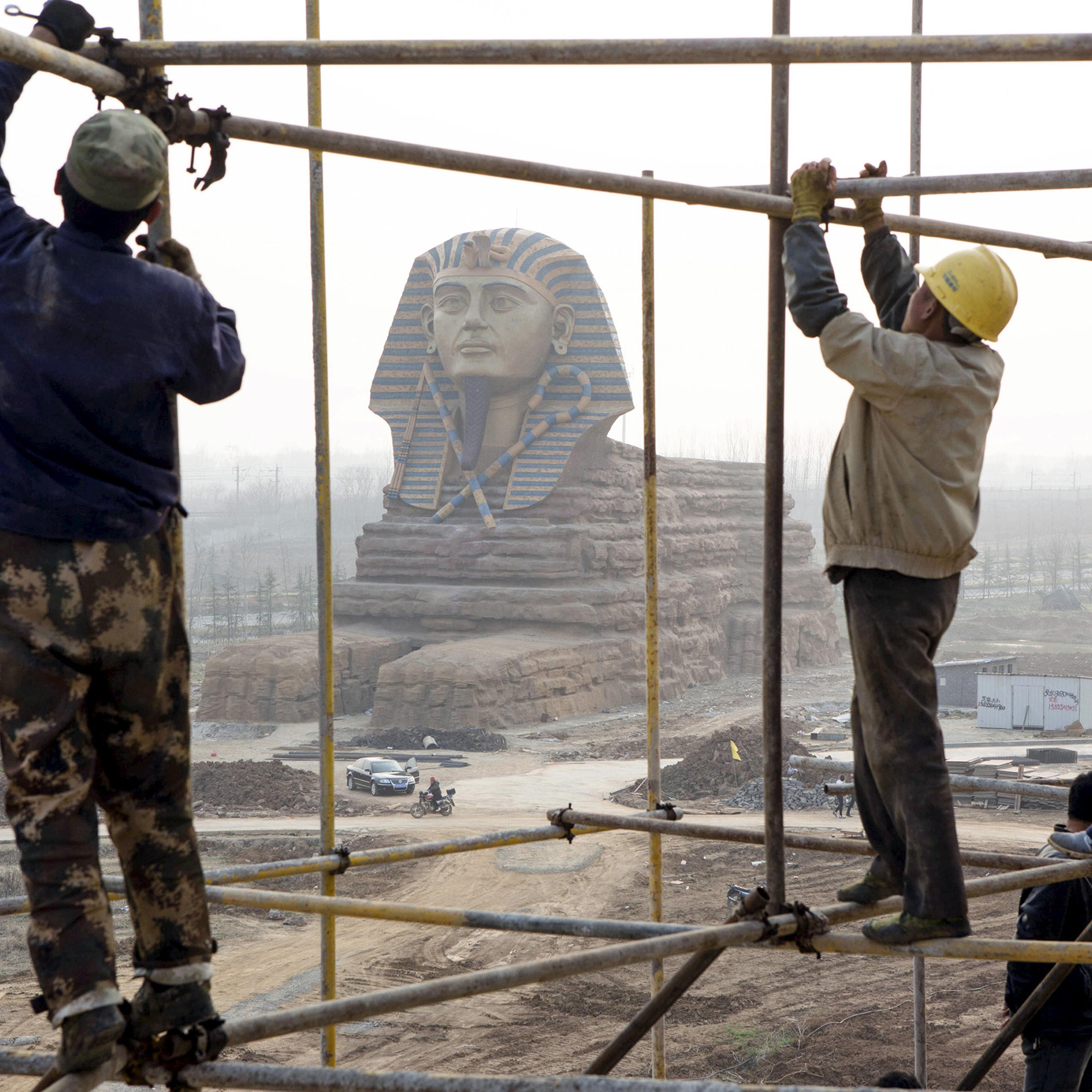 chinese-replicas-famous-monuments