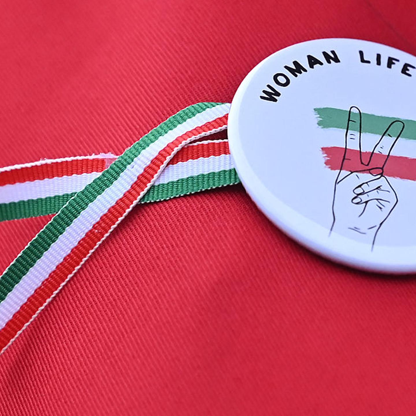 TOPSHOT-BRITAIN-IRAN-PROTEST-WOMEN-RIGHTS