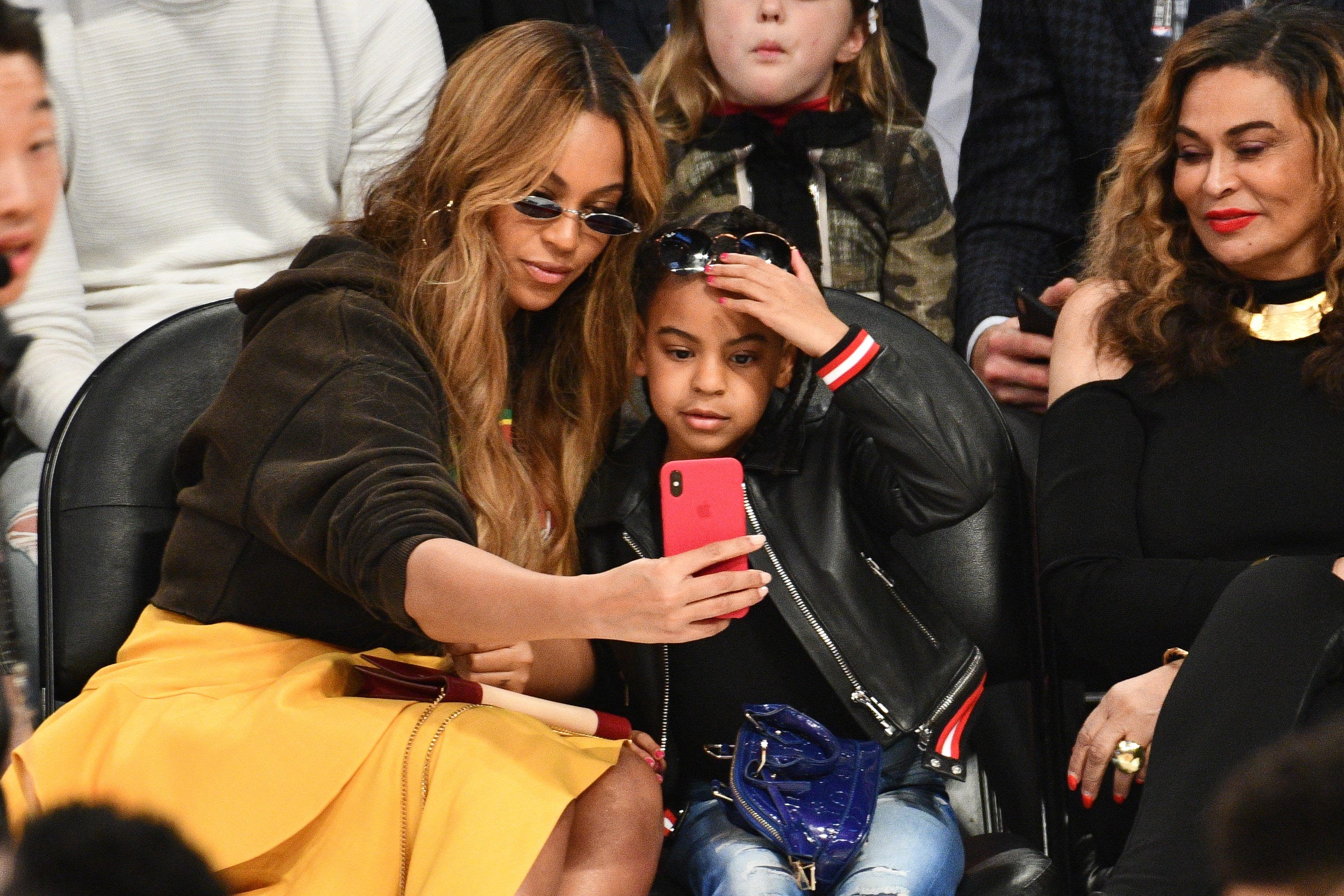 People react to Blue Ivy on Homecoming