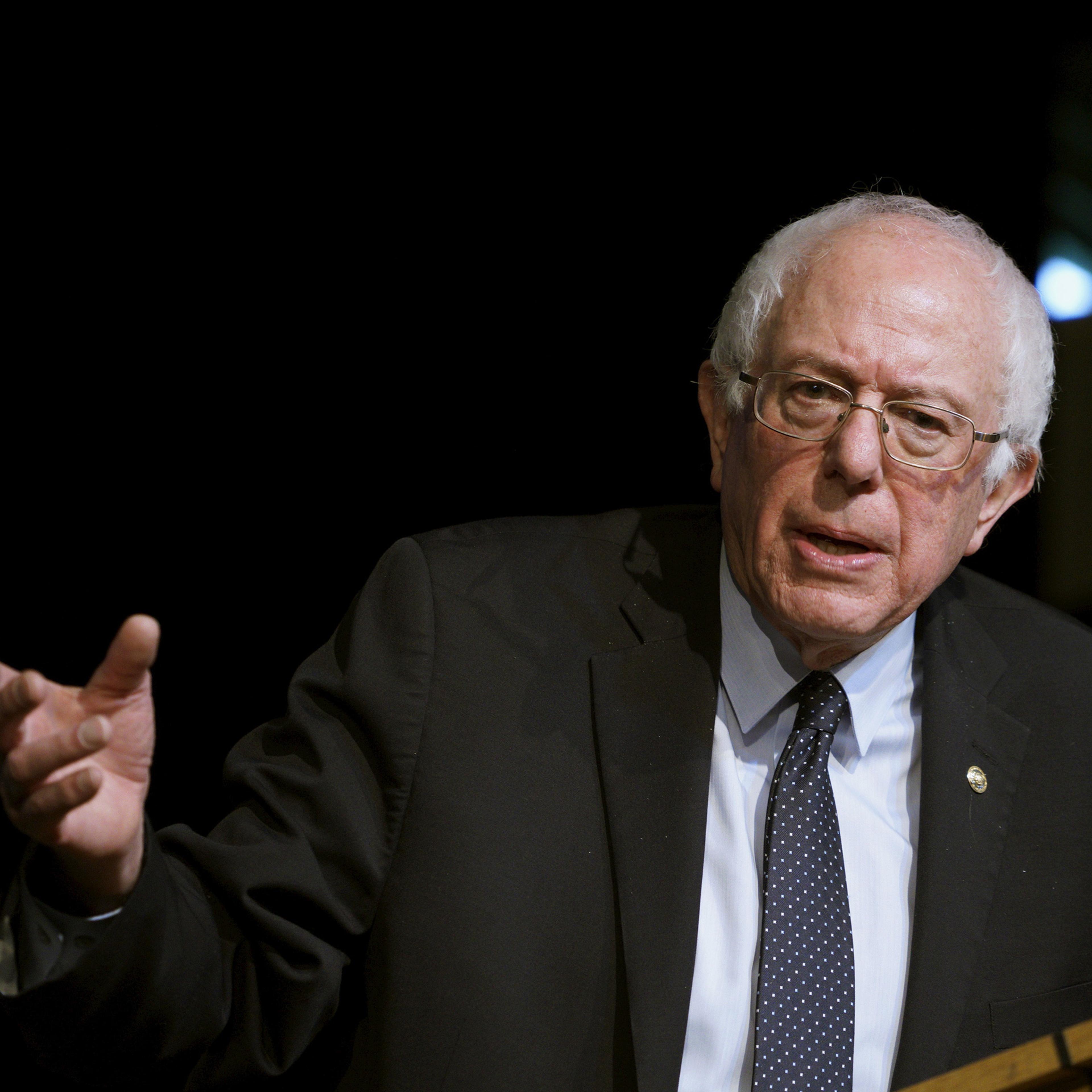 U.S. Democratic presidential candidate Bernie Sanders speaks at a campaign event in Exeter, New Hampshire February 5, 2016. REUTERS/Rick Wilking - RTX25NEB