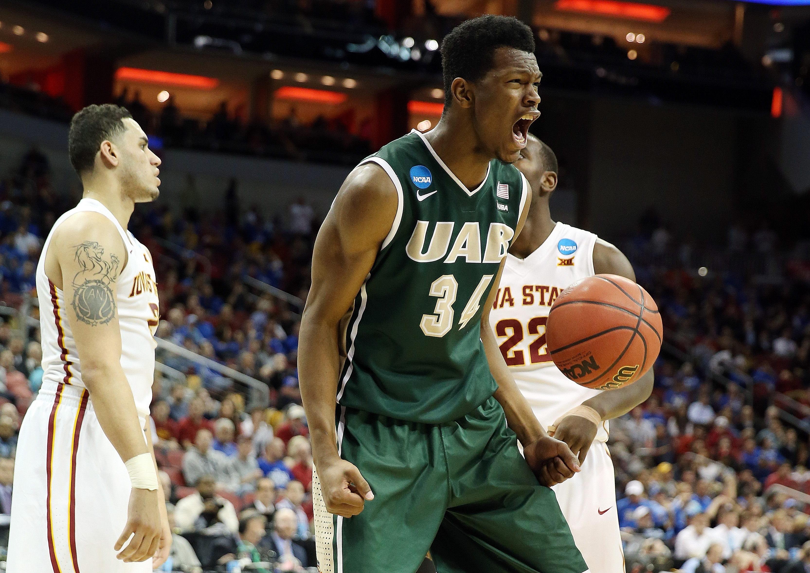 during the second round of the 2015 NCAA Men's Basketball Tournamenat at the KFC YUM! Center on March 19, 2015 in Louisville, Kentucky.