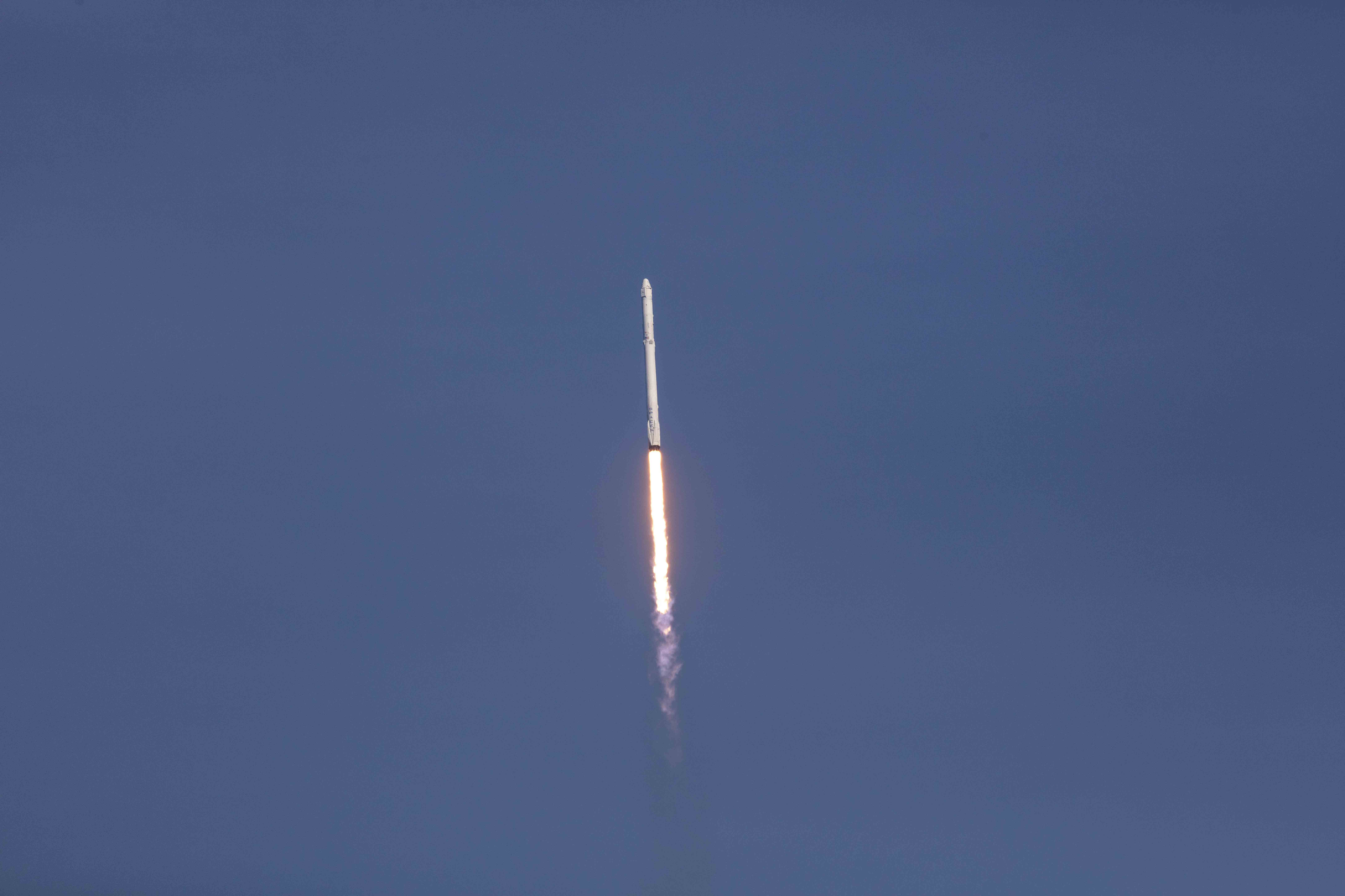 SpaceX successfully lands Falcon 9 rocket