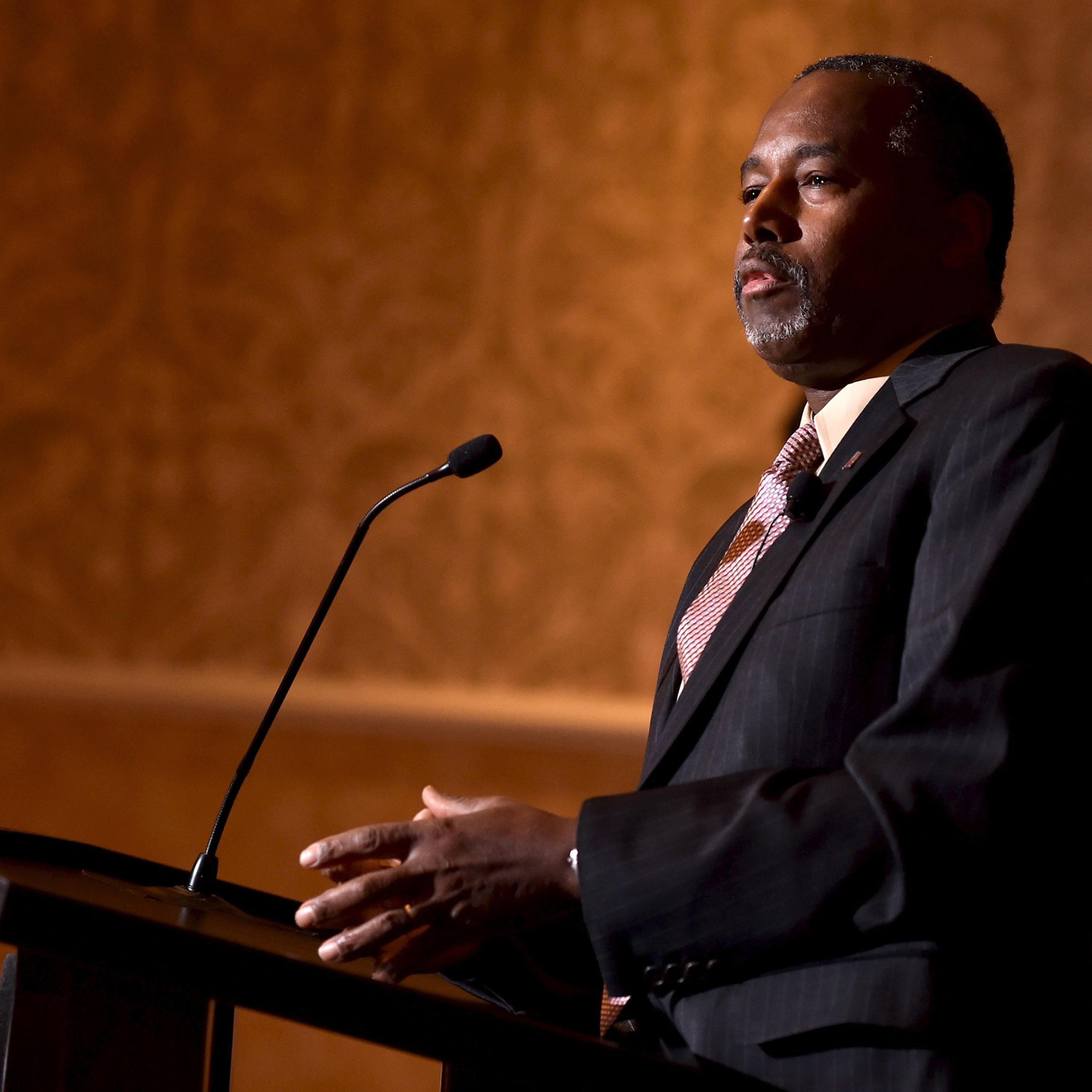 REFILE - CORRECTING TYPOU.S. Republican presidential candidate Ben Carson speaks at a news conference at the Green Valley Ranch resort in Henderson, Nevada November 16, 2015. Carson announced that he sent to a letter to Congress urging the termination of