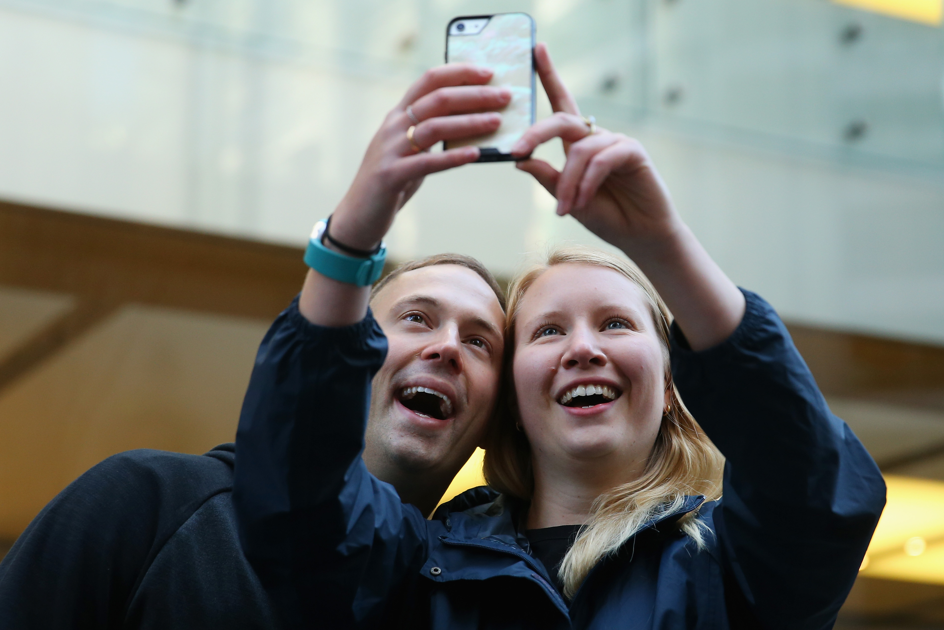 Apple iPhone XS Skin Smoothing Selfies
