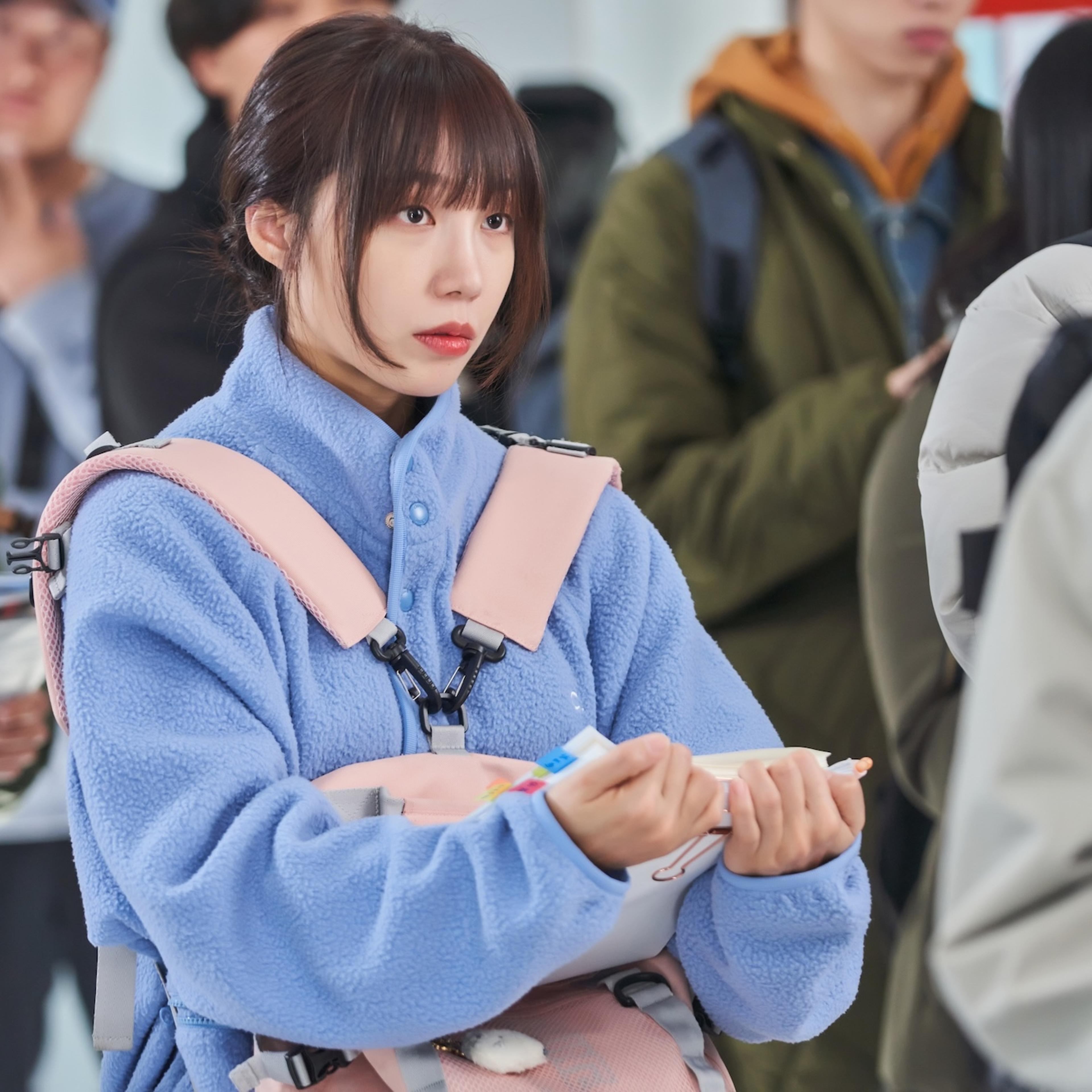 Jung Eun-ji as the pre-body-swapped Lee Mi-jin