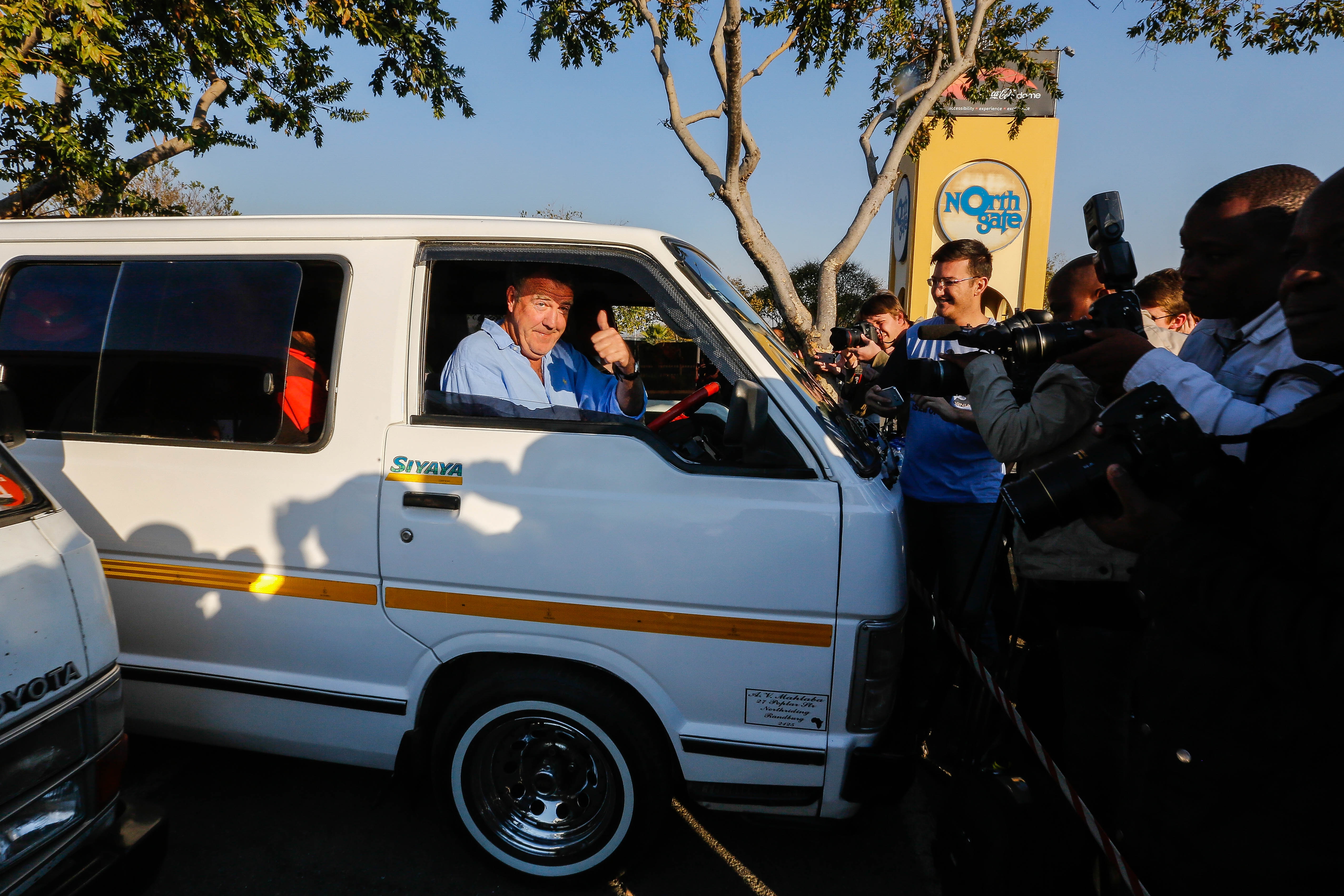 Jeremy Clarkson Drives a Taxi in South Africa
