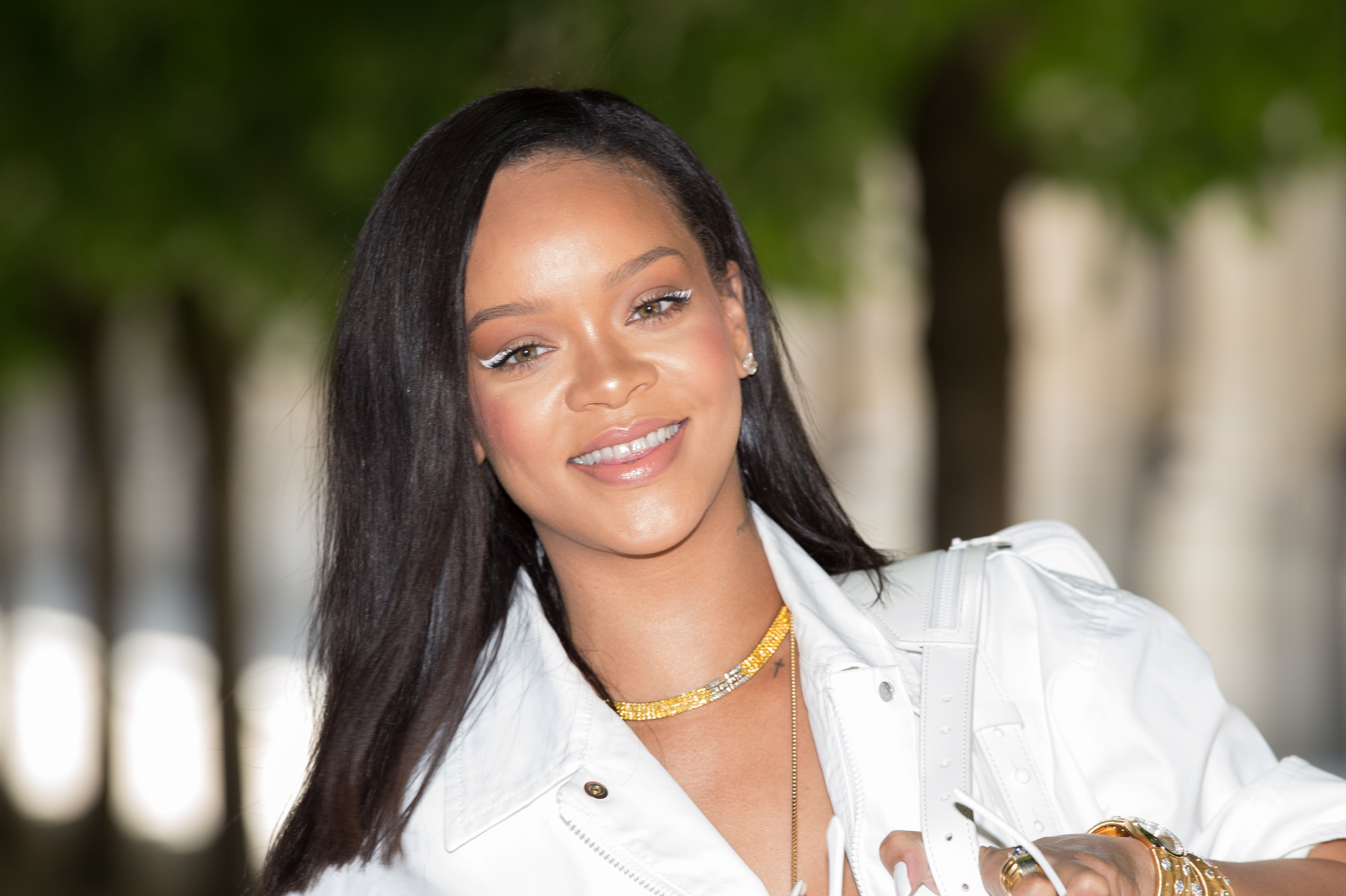 Rihanna dances in Cuba to Summertime Magic