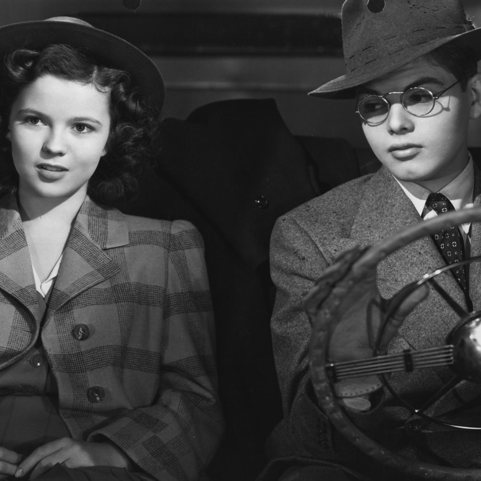 Shirley Temple and actor Dickie Moore in 'Miss Annie Rooney' (1942).