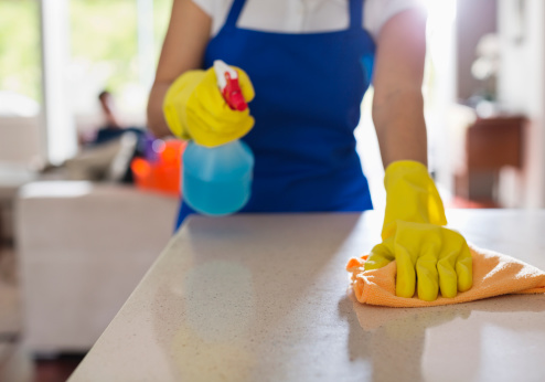 cleaning-kitchen-counter
