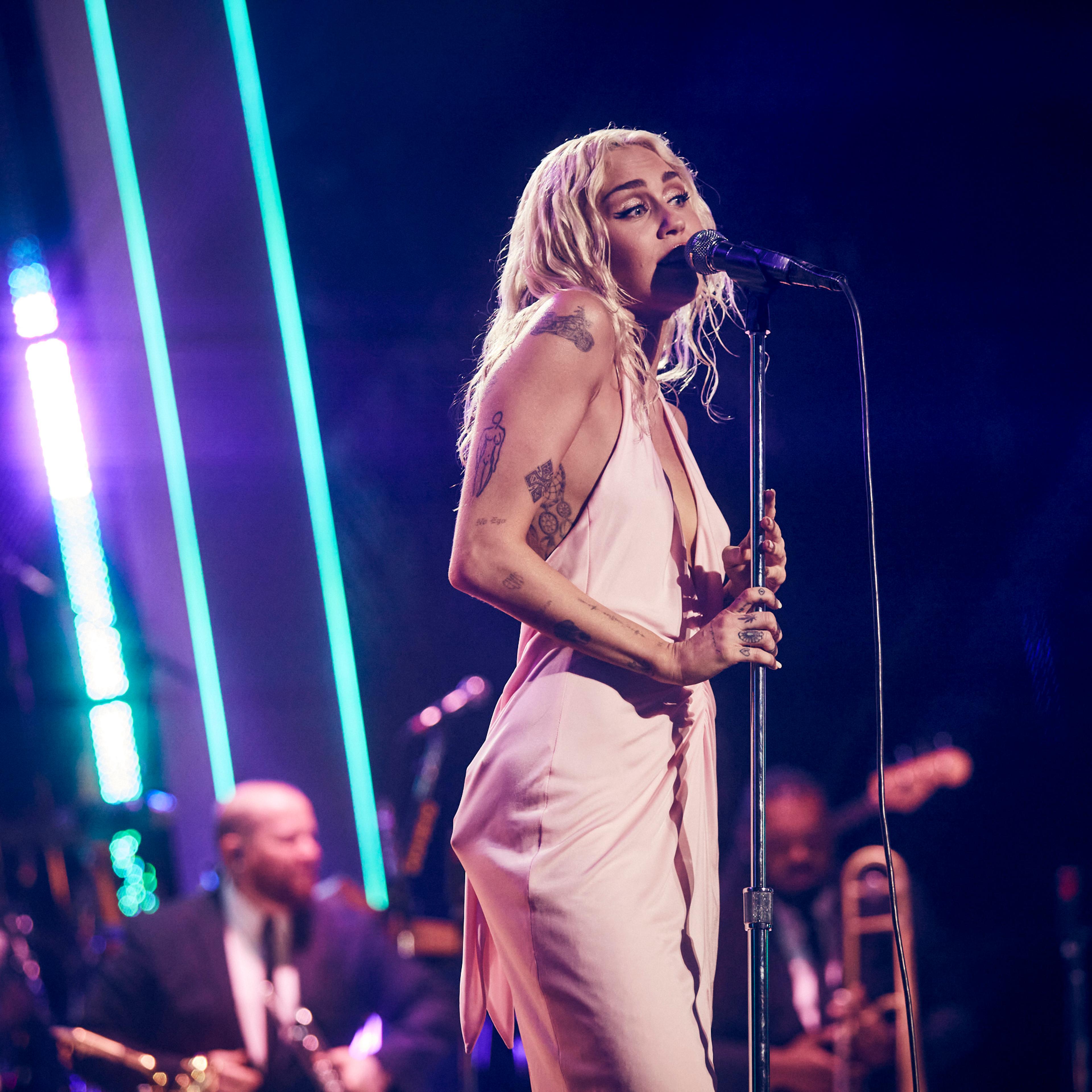 Mileys New Years Eve Party - Season 1