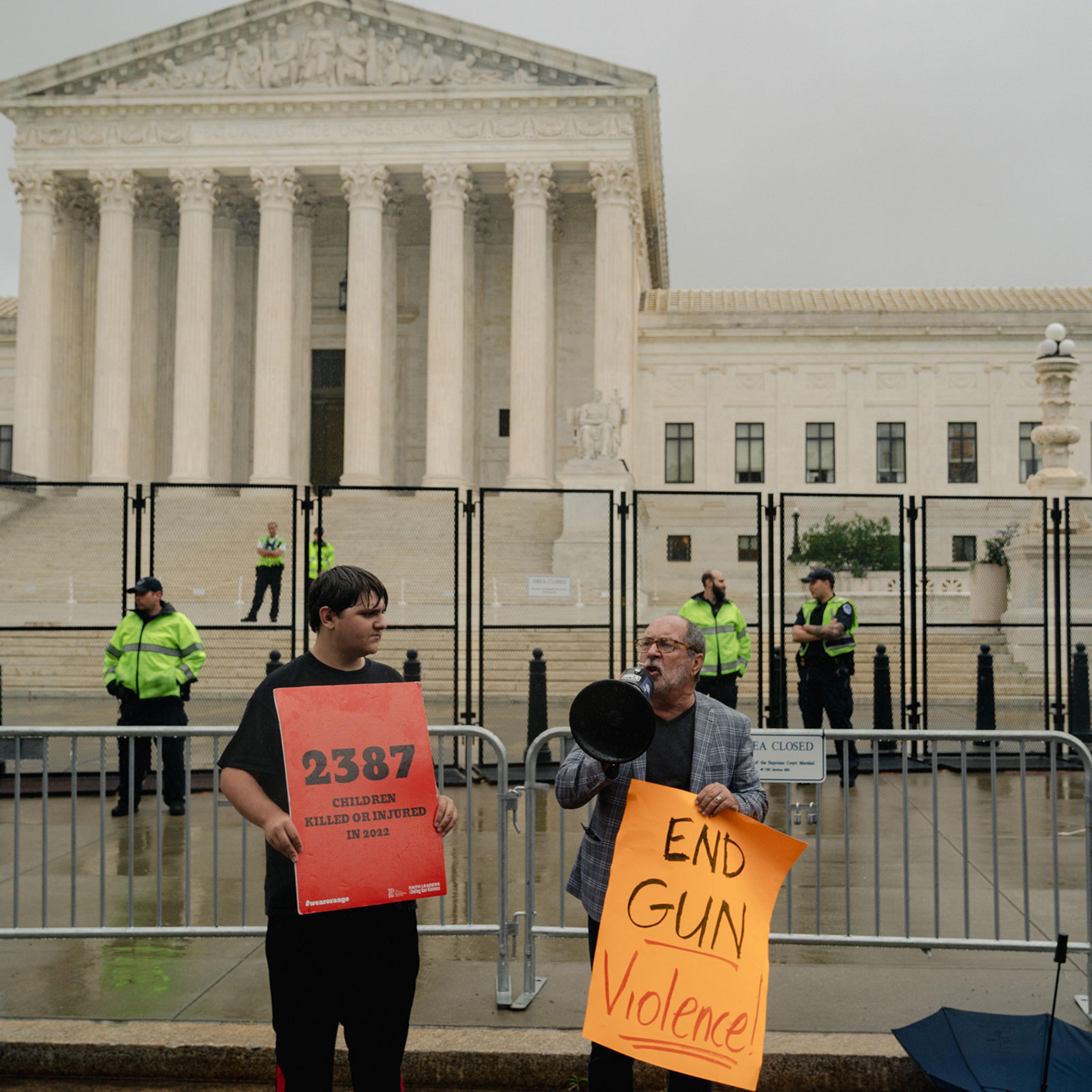 Supporters of gun control control demonstrate outside the U.S. Supreme Court Building on June 23, 2022 in Washington, DC. Decisions are expected in 13 more cases before the end of the Court's current session. (Photo/Shuran Huang)