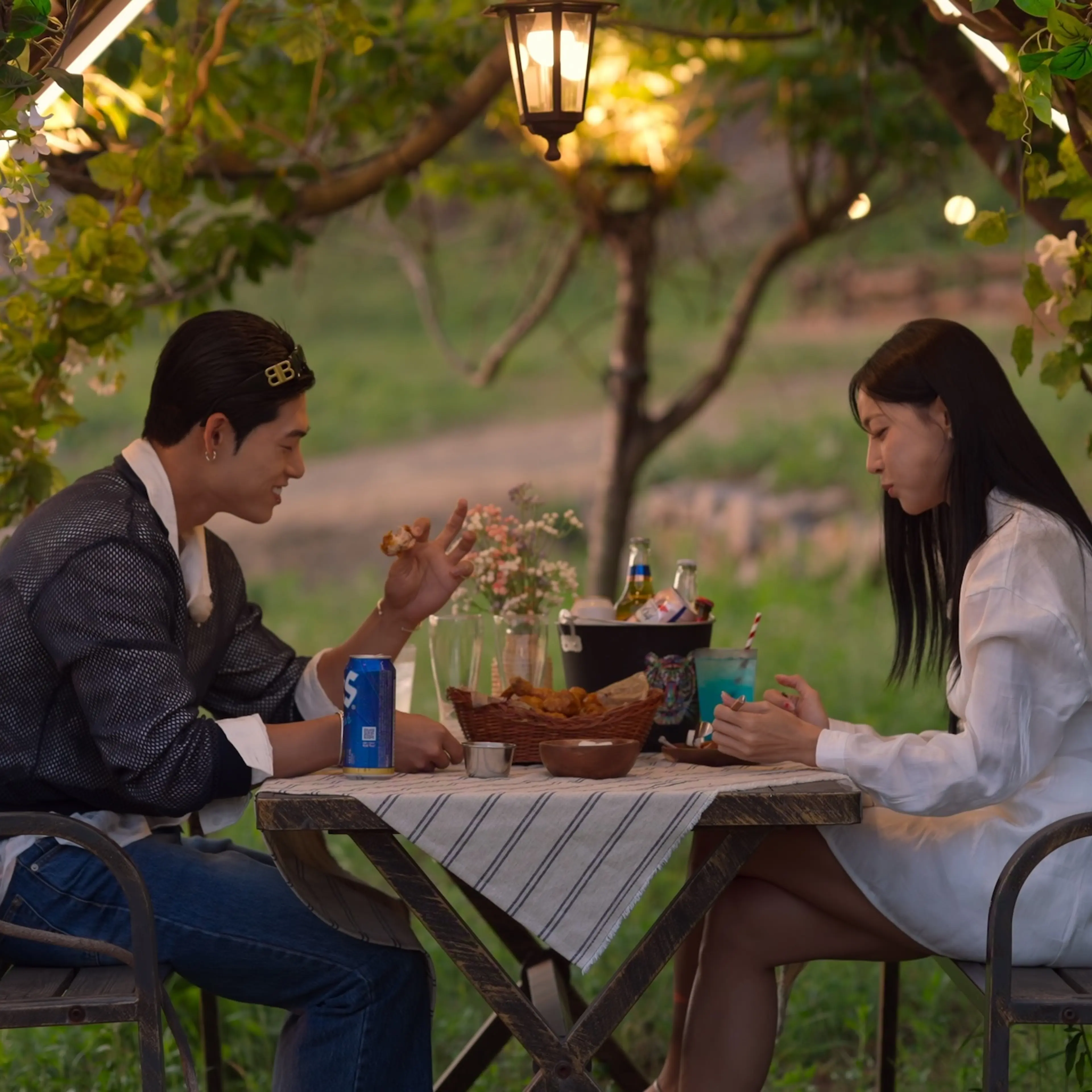Single's Inferno 5(L to R) Song Seung-il, Kim Min-gee in Single's Inferno 5. © 2026 Netflix, Inc.