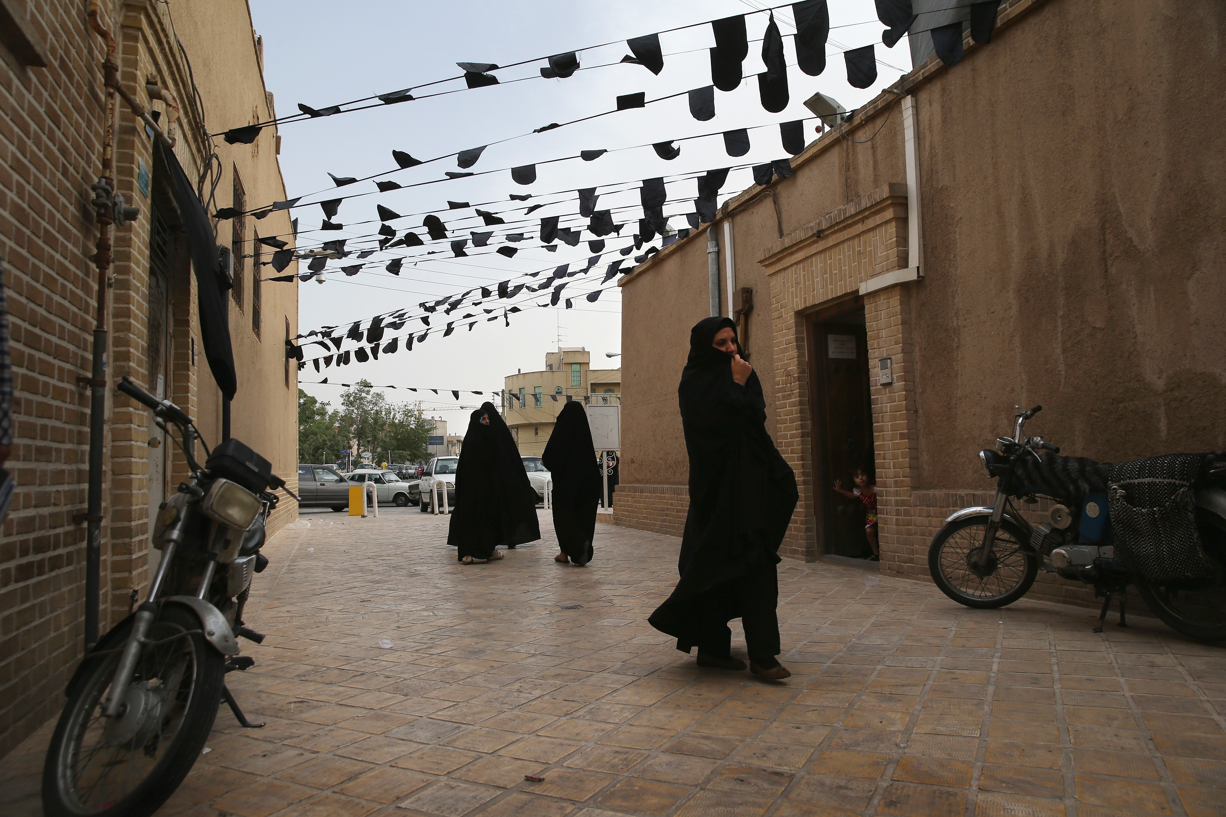 A Trip Through The Heart Of Central Iran 25 Years After Khomeini's Death