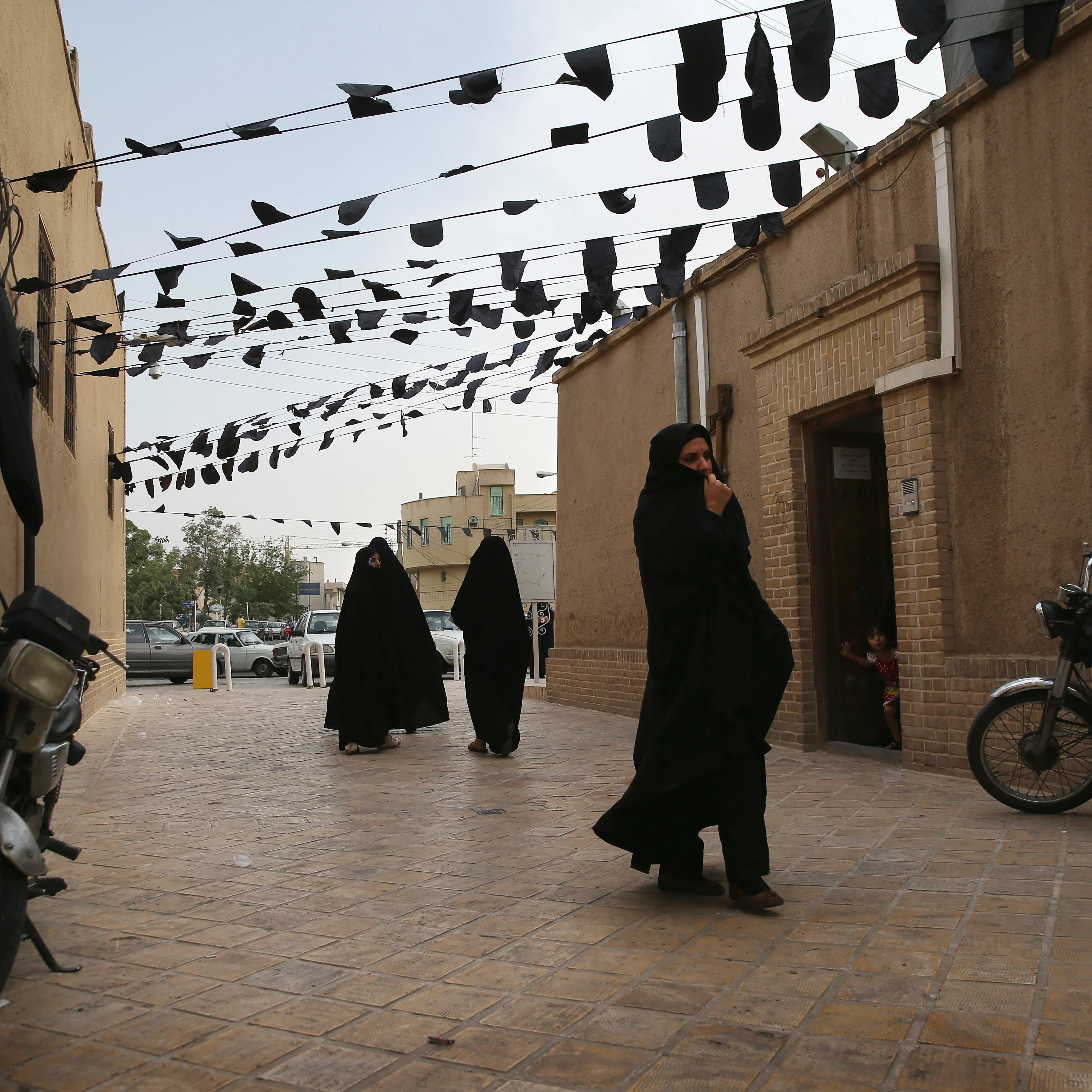 A Trip Through The Heart Of Central Iran 25 Years After Khomeini's Death