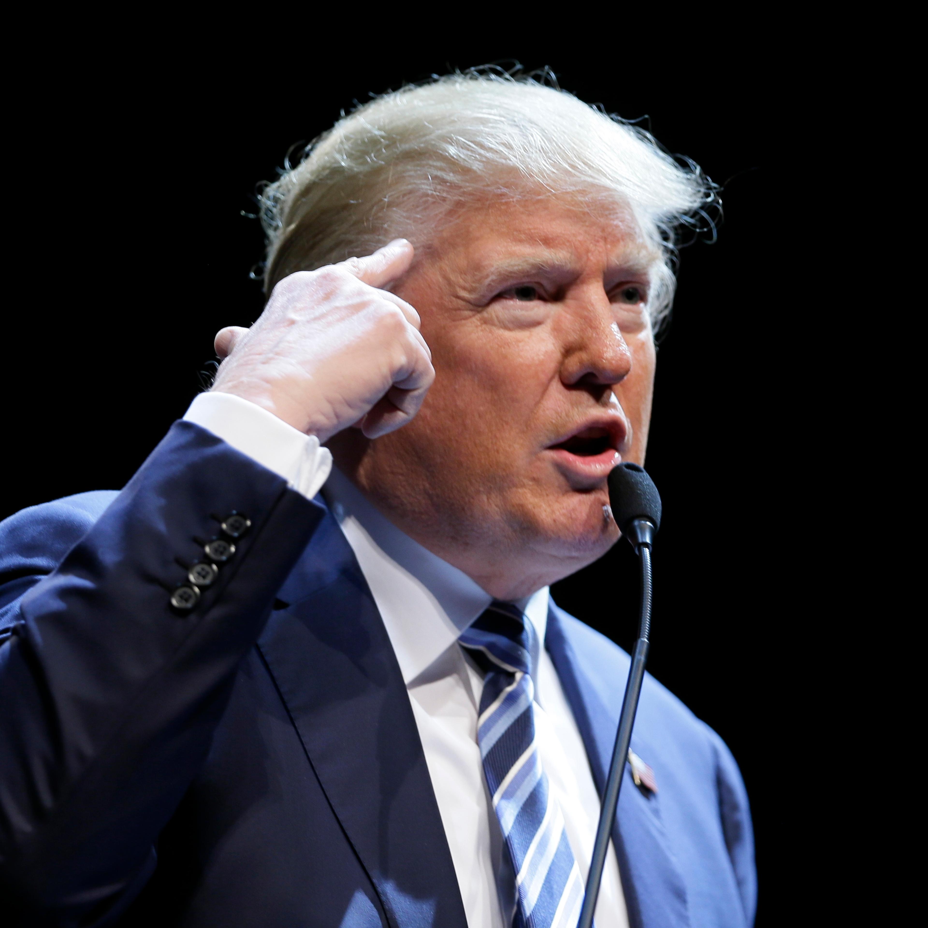 Donald Trump Skewers Carson in Iowa