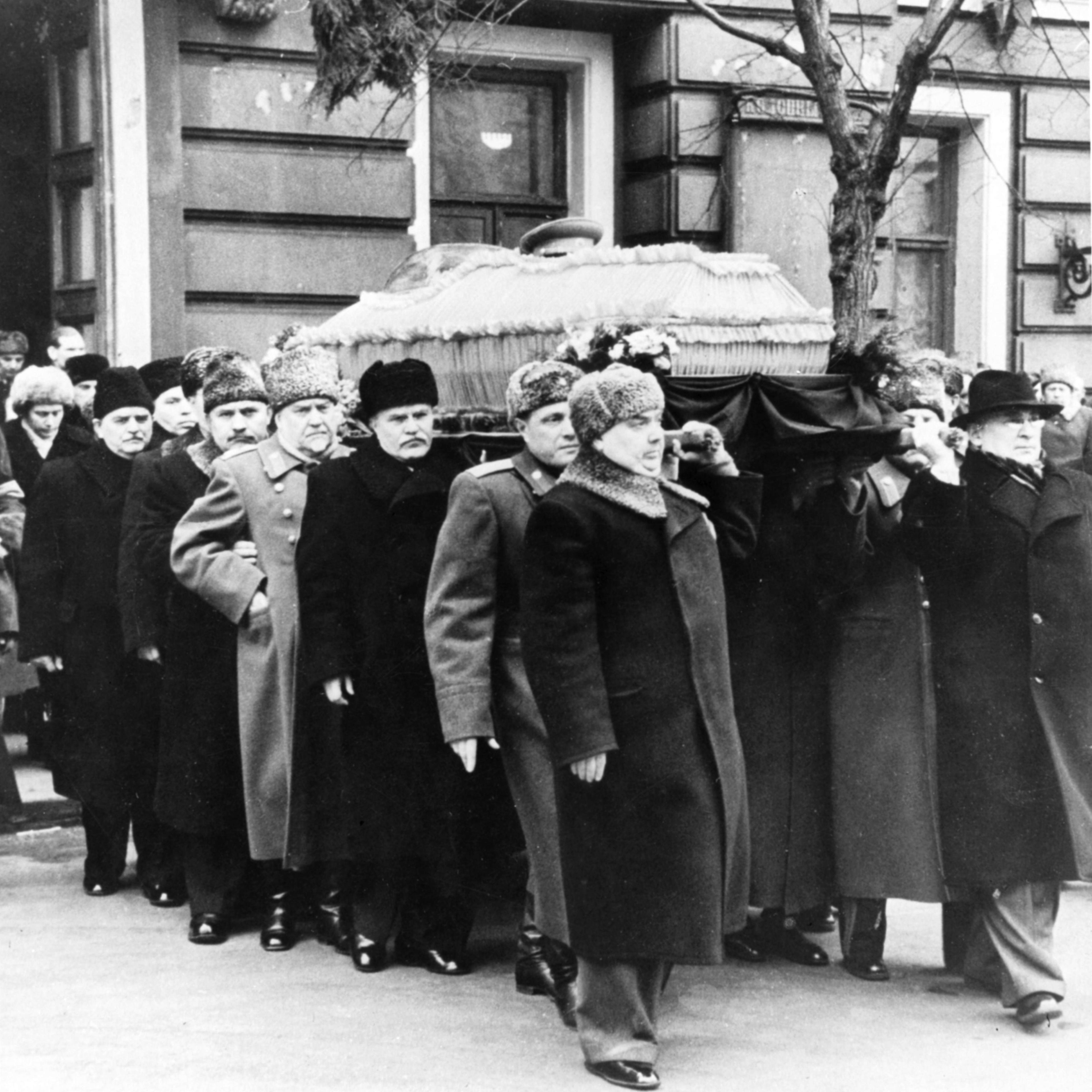 The coffin of stalin is being carried out of the house of trade unions, moscow, march 9, 1953, right to left: l, p, beria (far right), premier g, m, malenkov, general vassily stalin, v, m, molotov, marshal n, bulganin, l, kaganovich, n, shvernik.