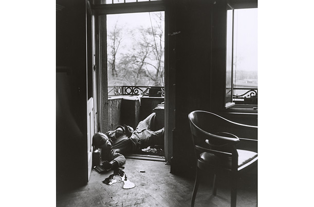 This is War! Robert Capa at Work - Photo Essays - TIME