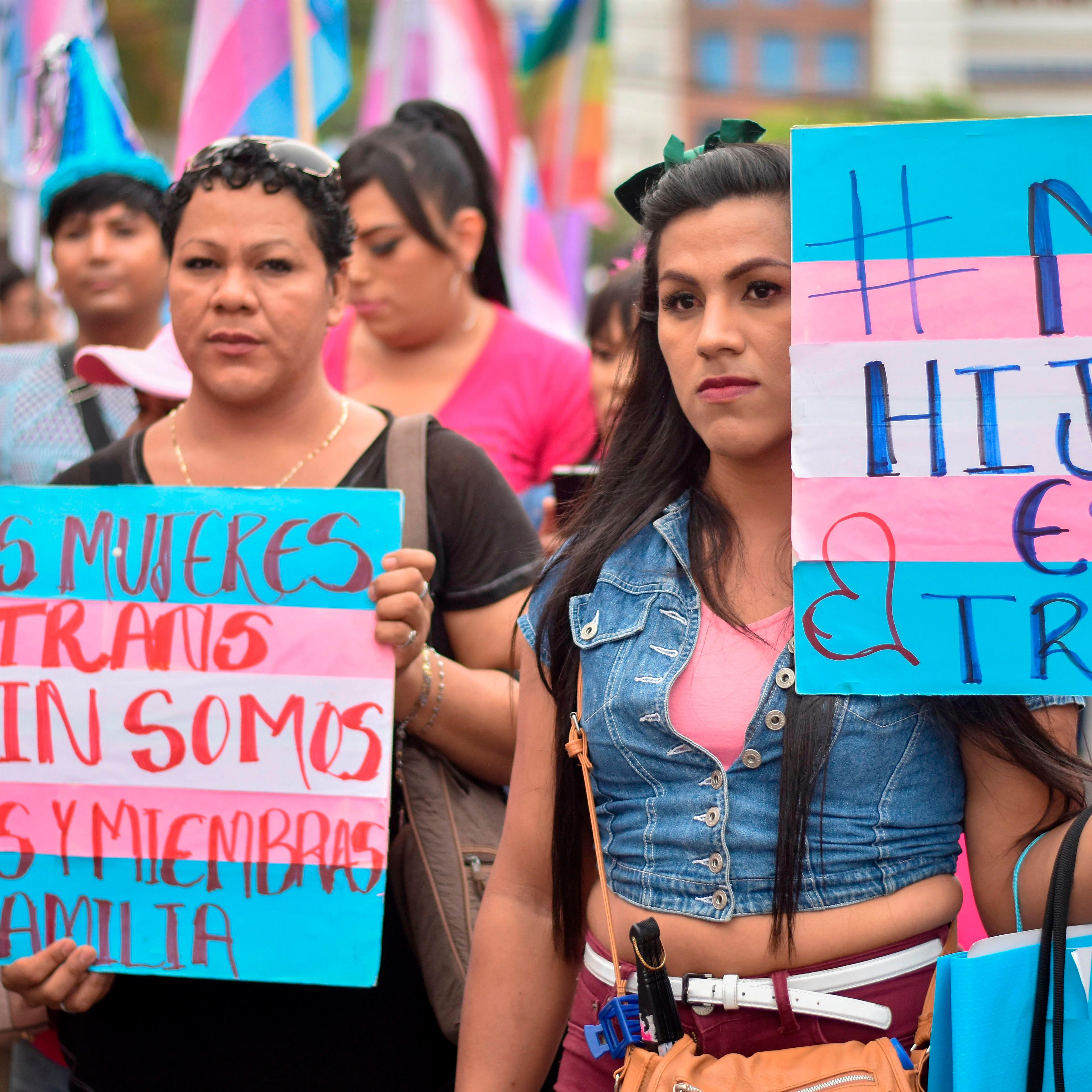 TOPSHOT-ELSALVADOR-HOMOPHOBIA-MARCH