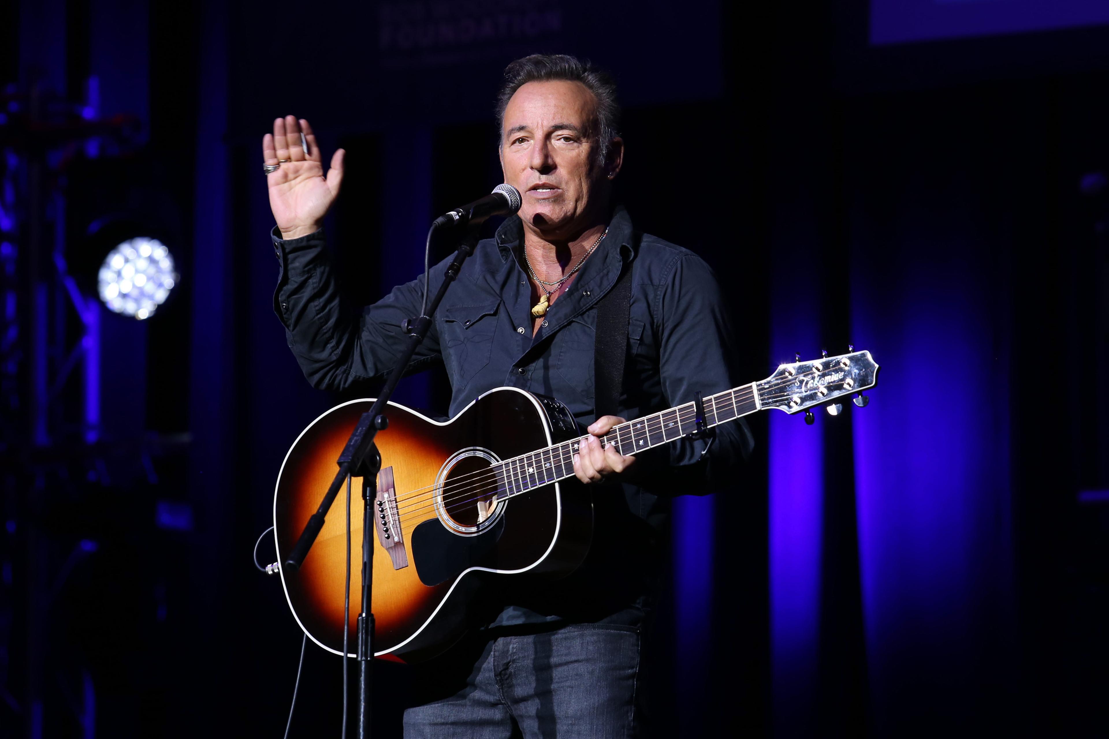 Bruce Springsteen performs at the 9th Annual Stand Up For Heroes event, presented by the New York Comedy Festival and The Bob Woodruff Foundation, at the Theater at Madison Square Garden on Tuesday, Nov. 10, 2015, in New York. (Photo by Greg Allen/Invisi