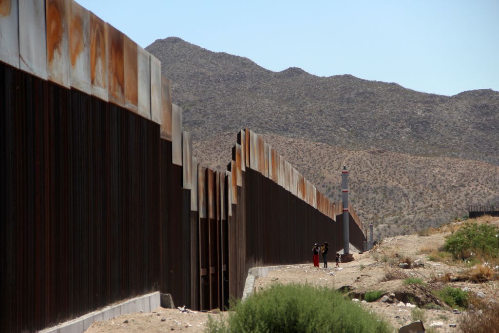 TOPSHOT-MEXICO-US-BORDER-WALL
