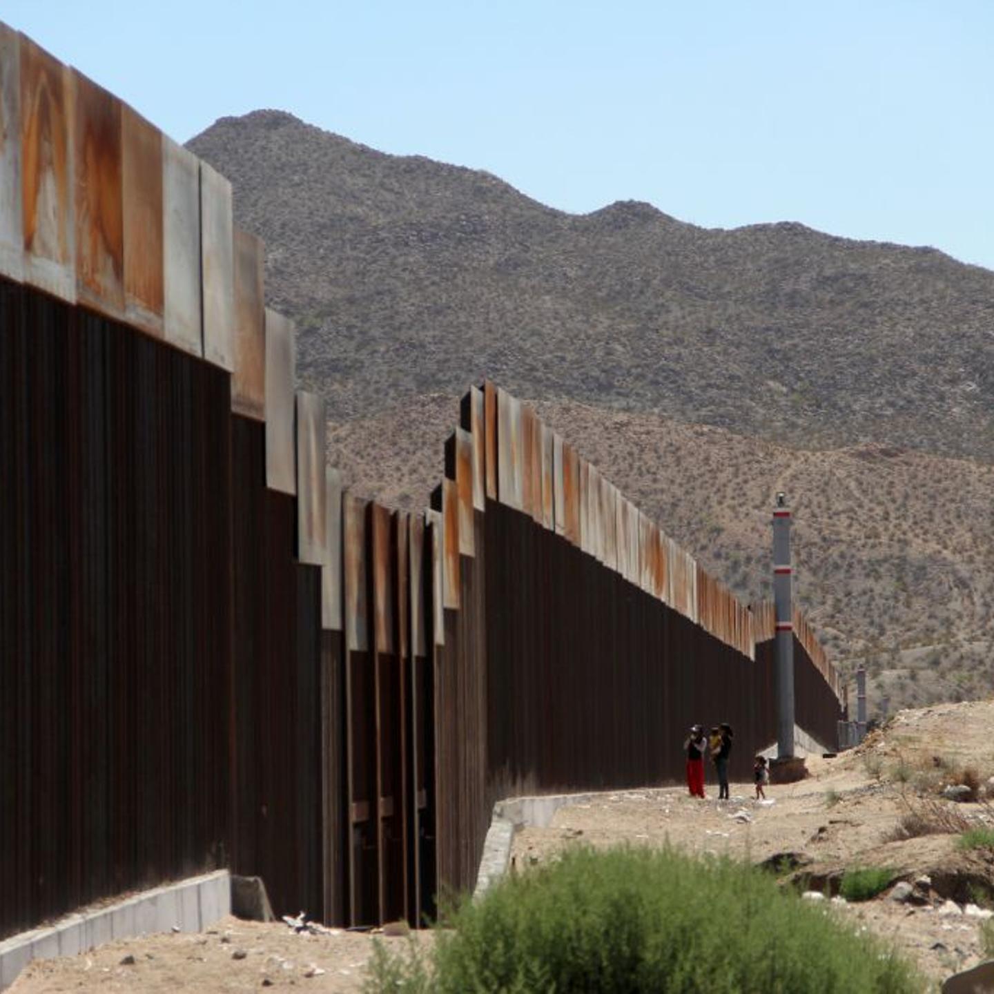 TOPSHOT-MEXICO-US-BORDER-WALL