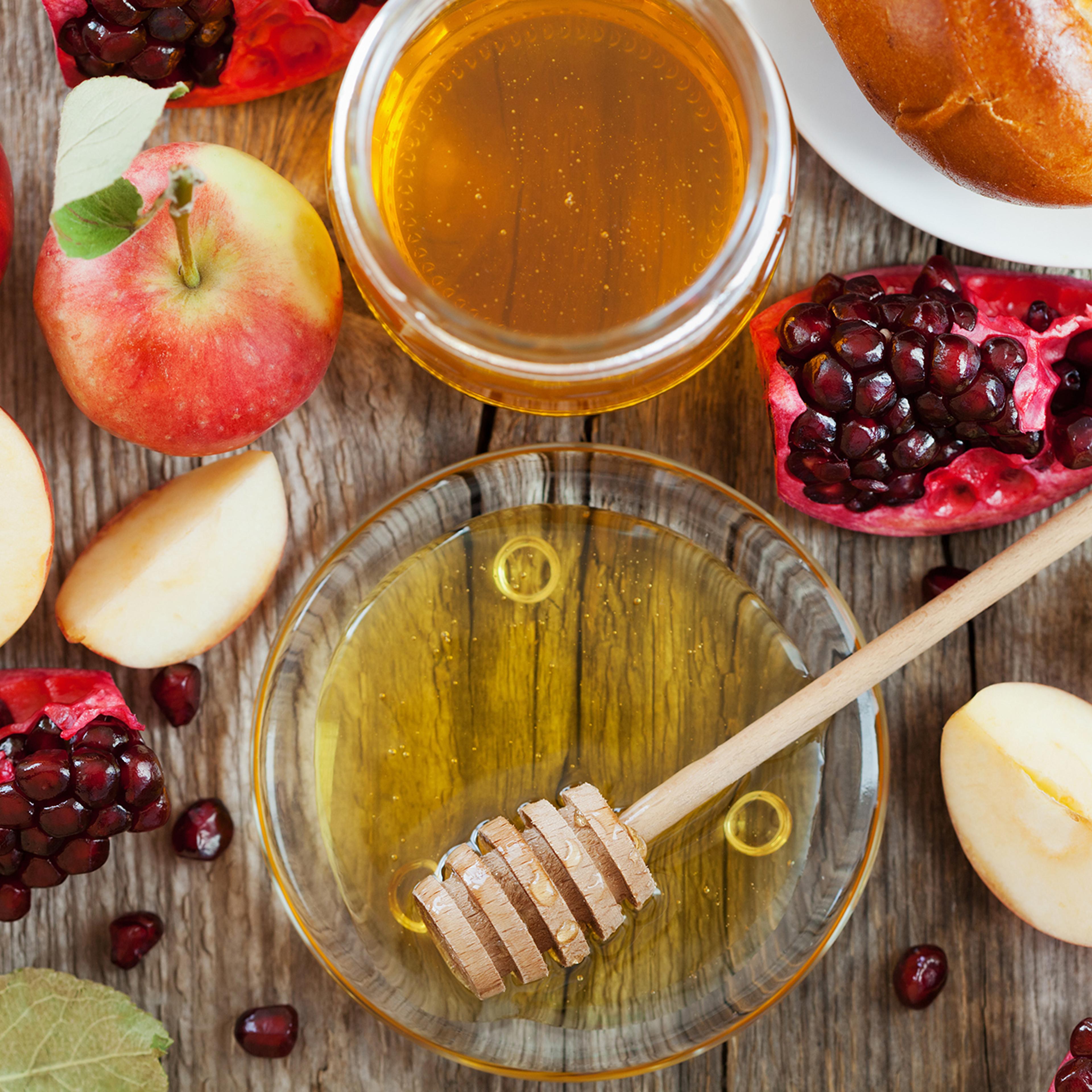 Rosh Hashana, Jewish New Year Holiday, honey, apple, pomegranate, hala
