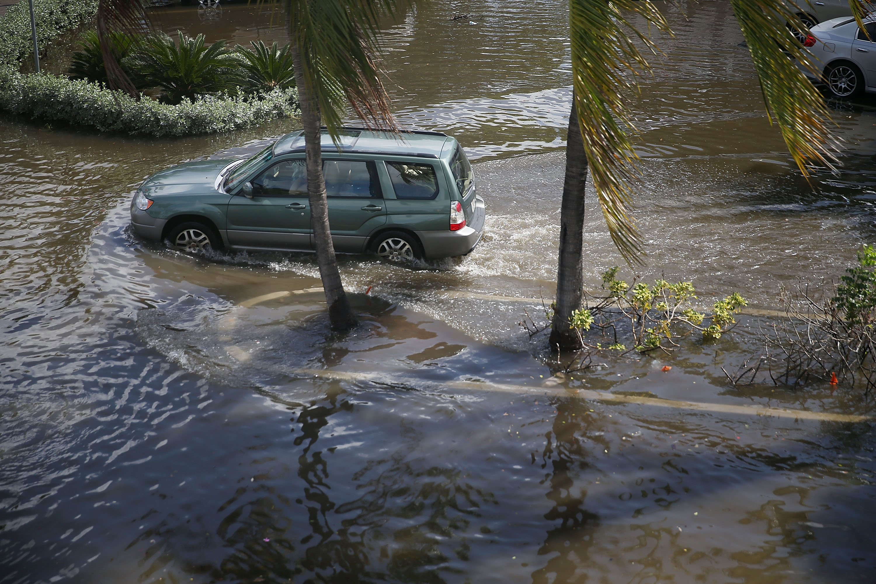 Rising Sea Levels, Full Moon, High Tide Cause Flooding In Miami Beach