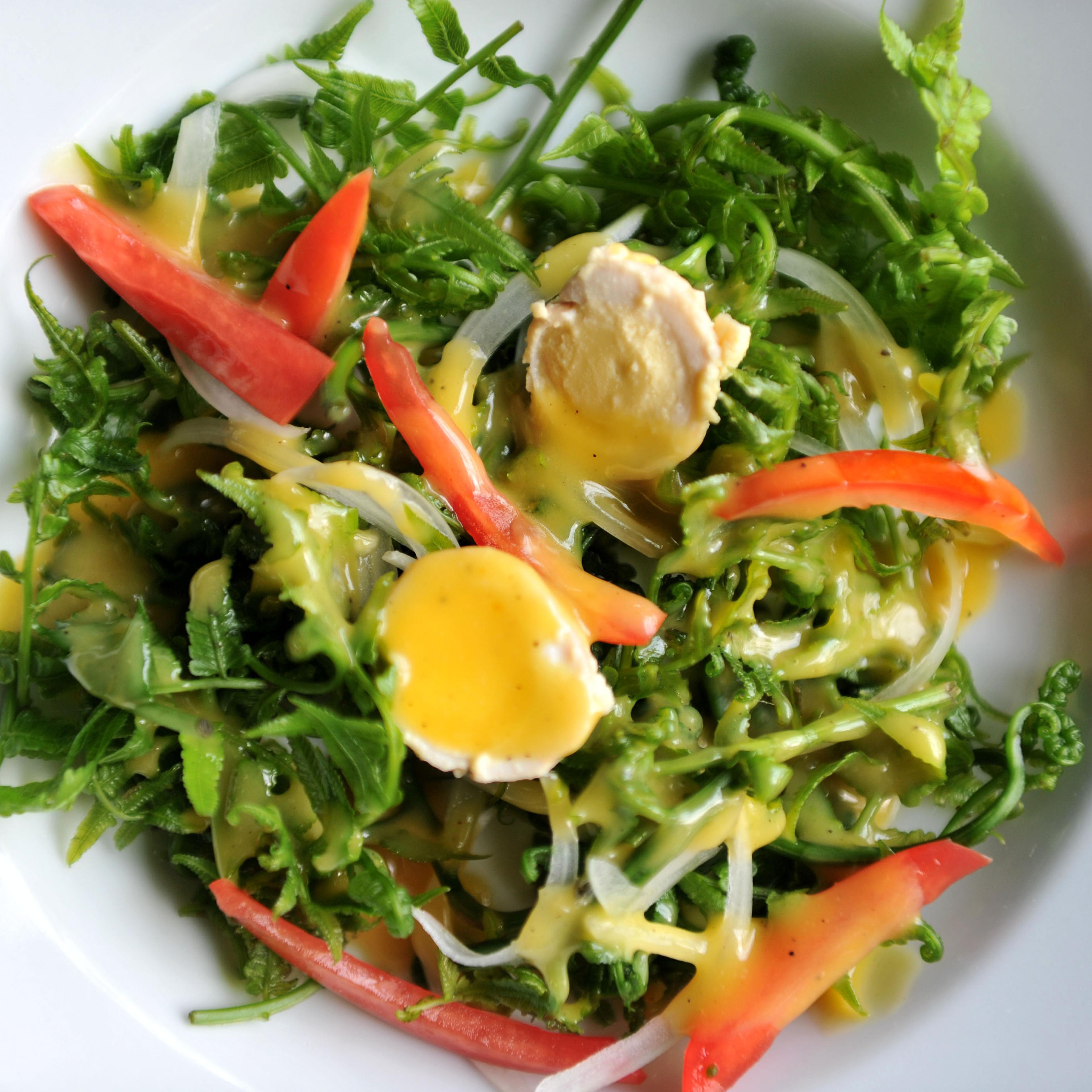Fern salad made from fern with quail eggs.